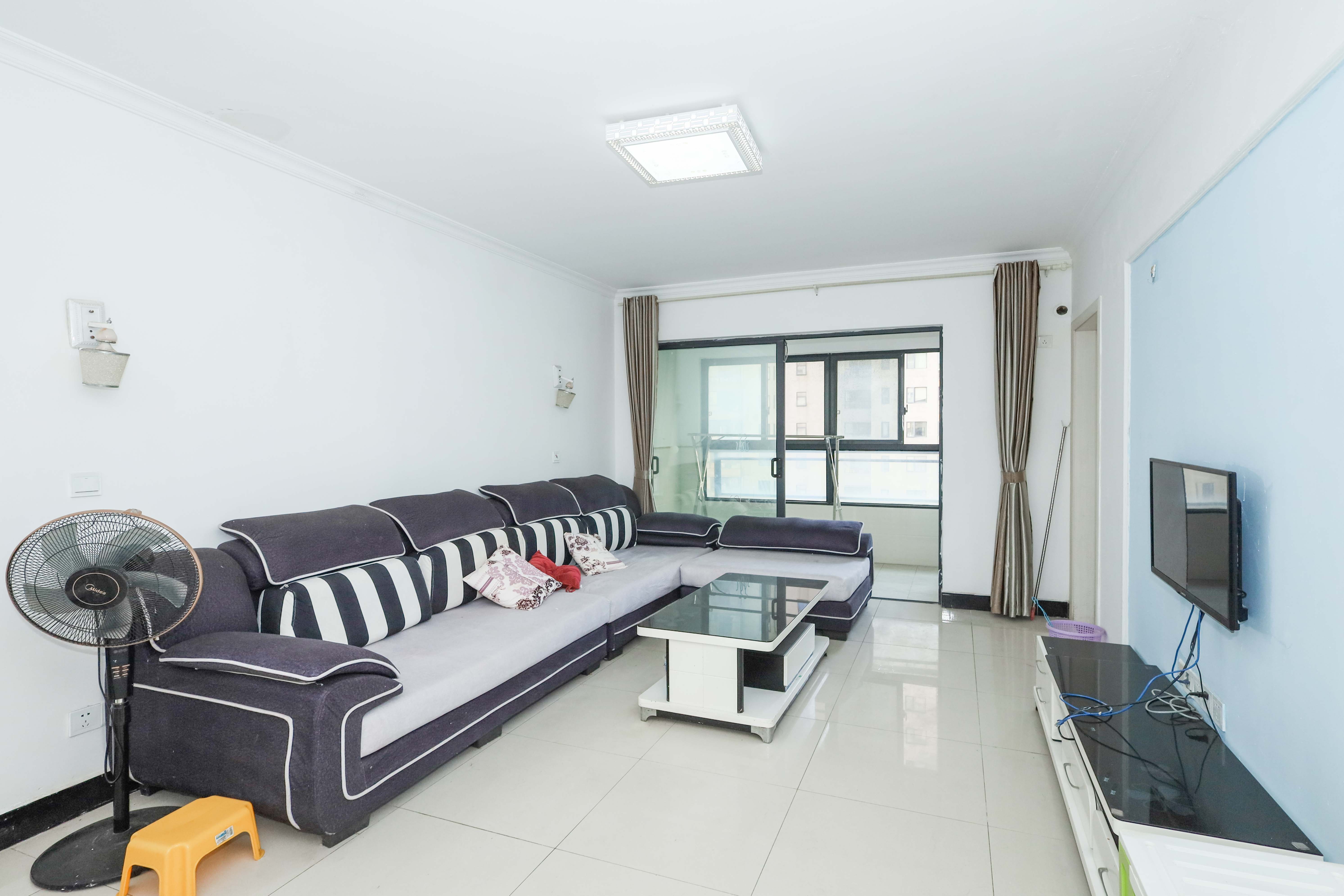 好莱城(弘德西街) 2室2厅1卫 68.0万 好莱城(弘德西街) 2室2厅1卫 68.0万客厅