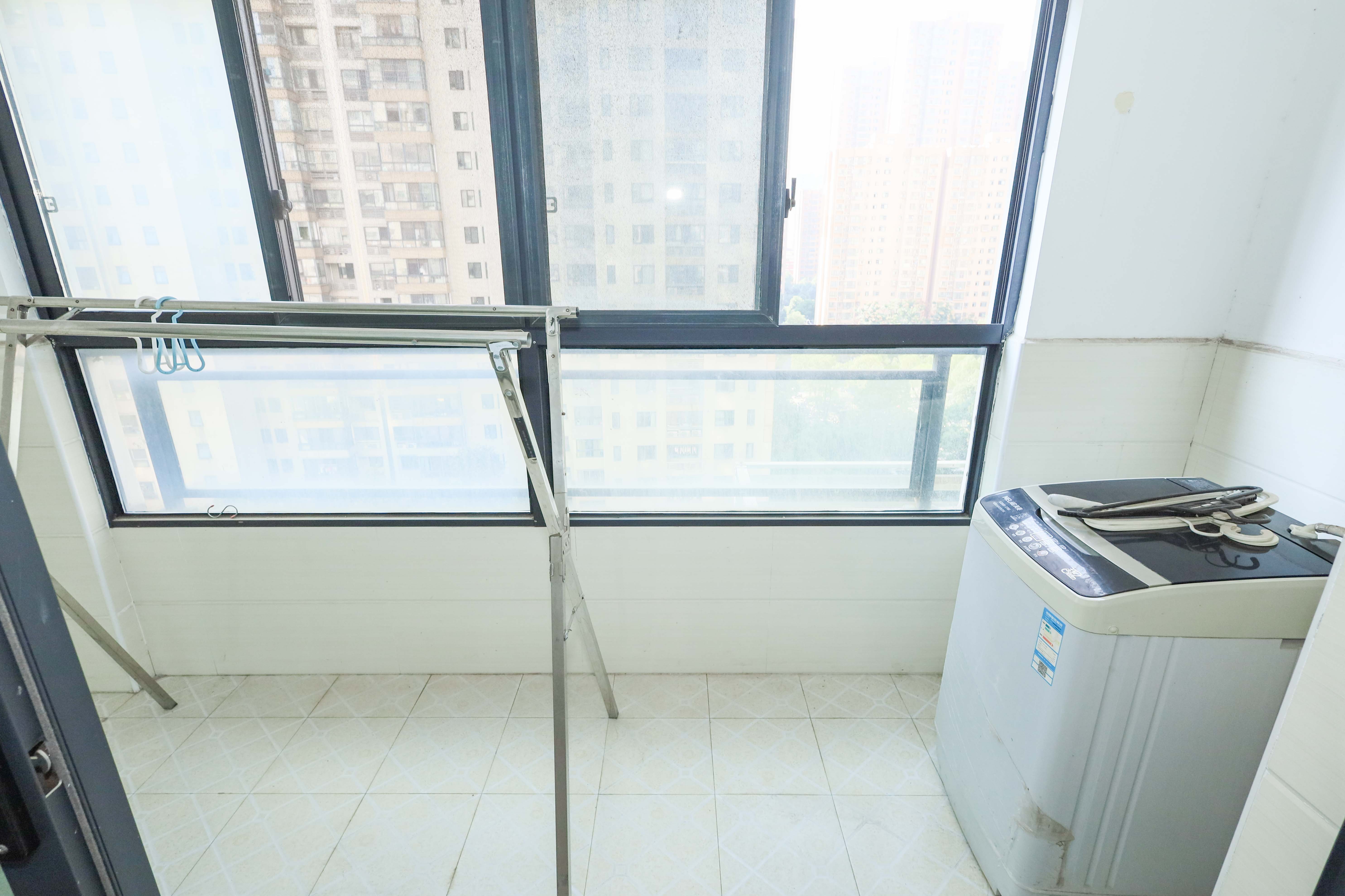 好莱城(弘德西街) 2室2厅1卫 68.0万 好莱城(弘德西街) 2室2厅1卫 68.0万阳台