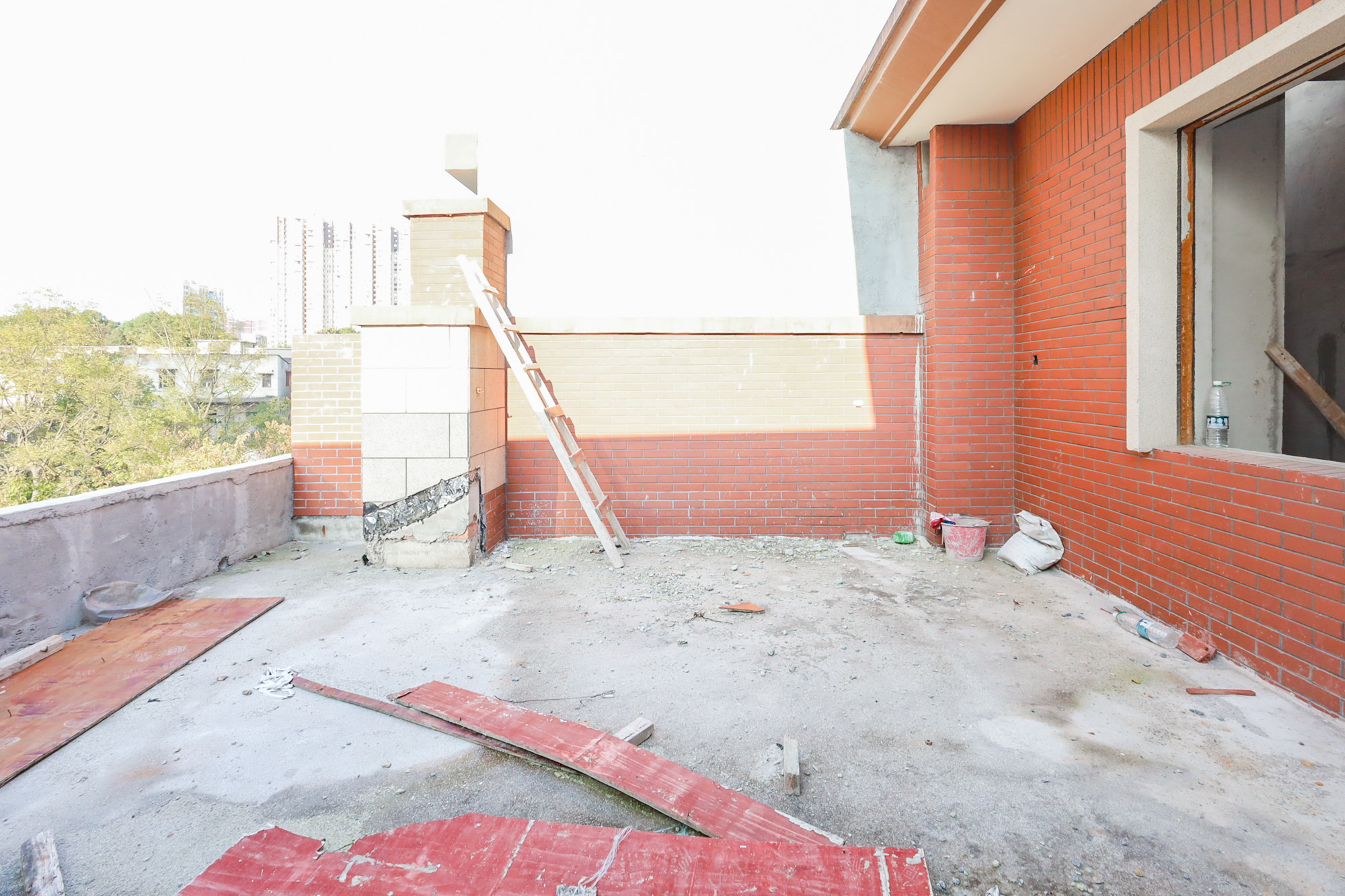 碧桂园高尔夫花园 4室2厅3卫 298.0万 碧桂园高尔夫花园 4室2厅3卫 298.0万阳台