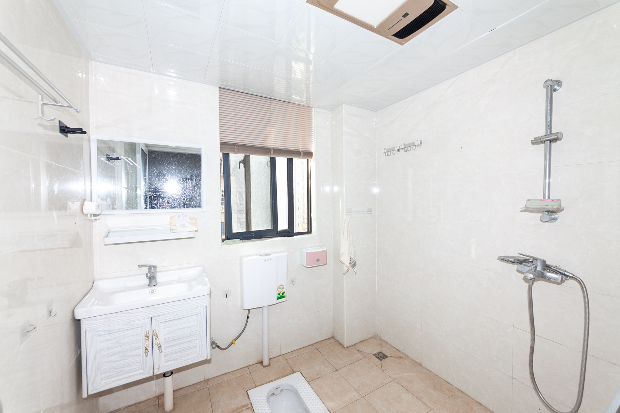 名家翡翠花园  3室2厅2卫    125.0万其他