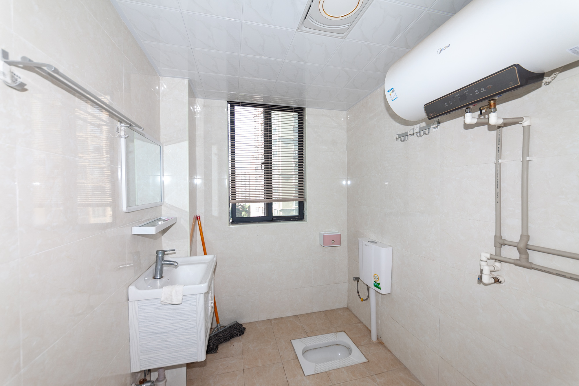 名家翡翠花园  3室2厅2卫    125.0万其他