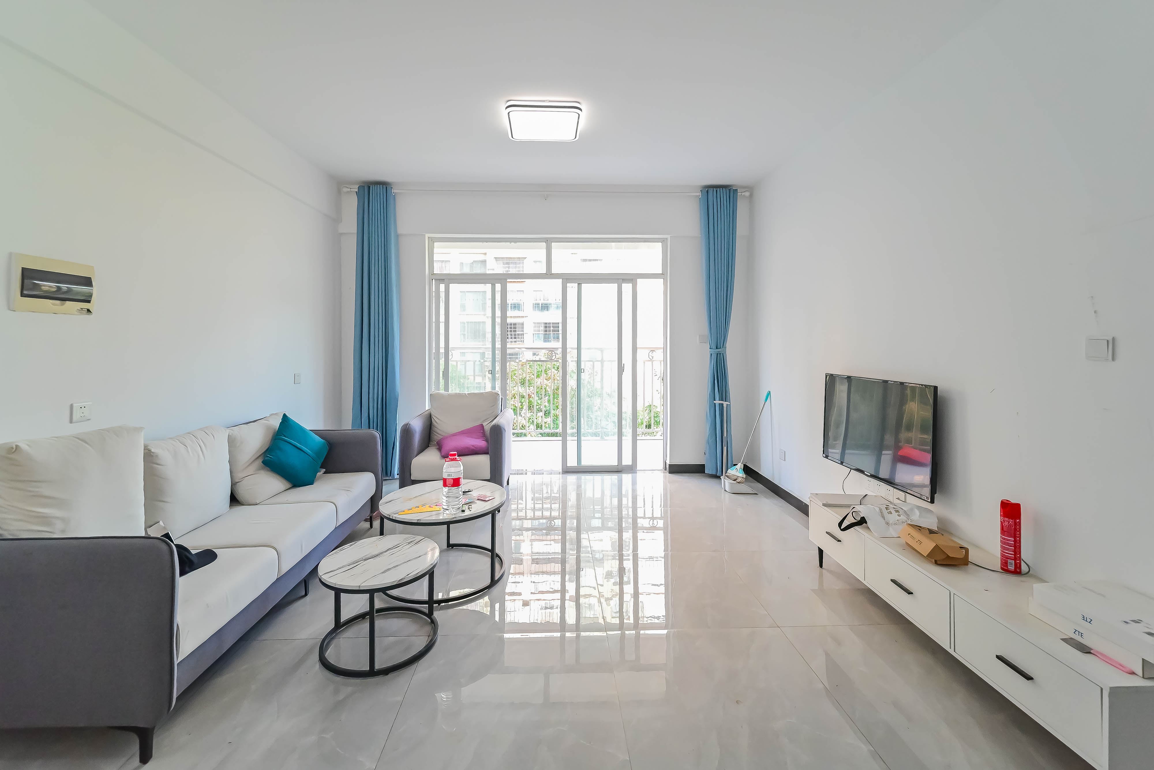 城市山水豪园（山水城市风景）  3室2厅2卫    118.0万客厅