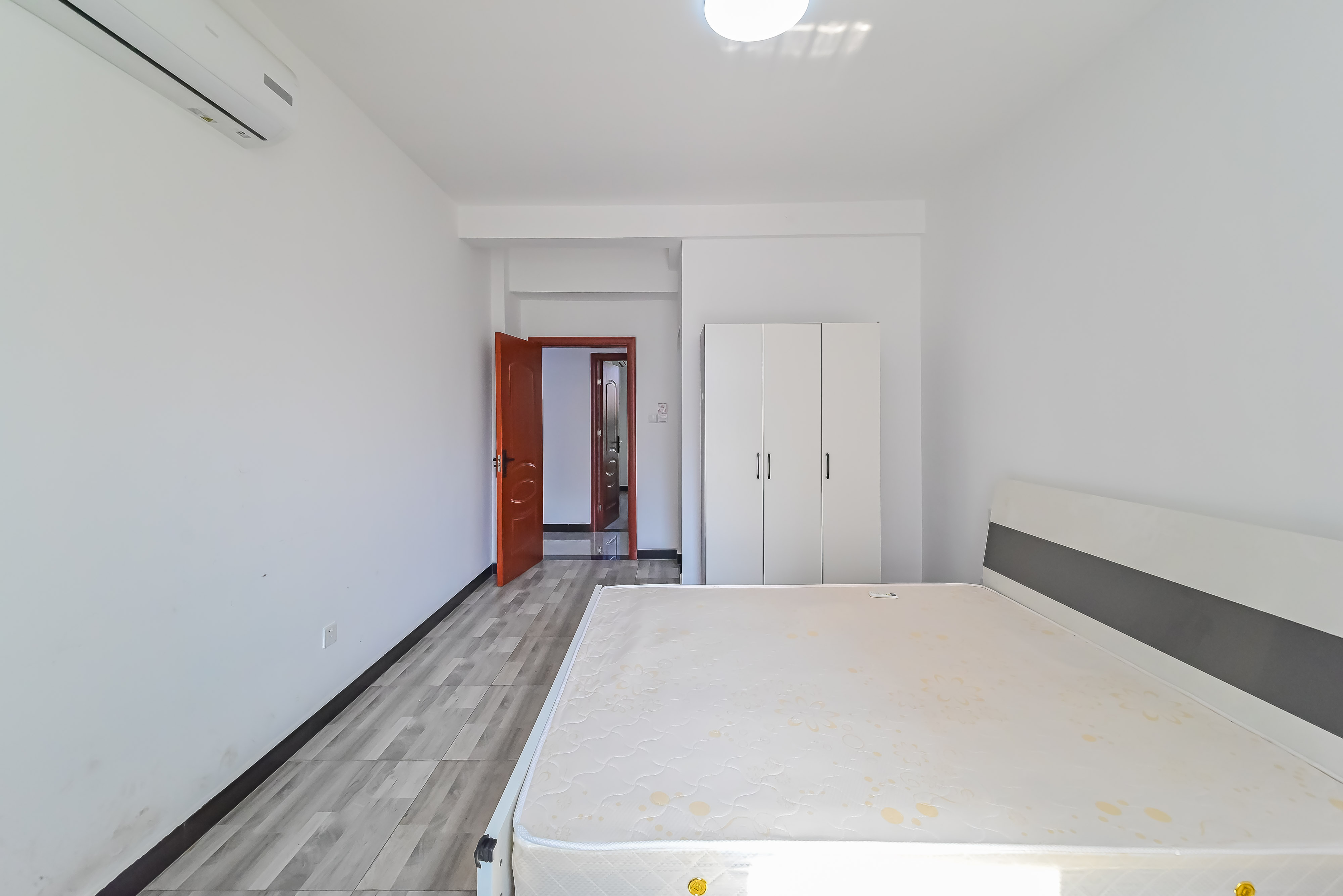 城市山水豪园（山水城市风景）  3室2厅2卫    118.0万卧室