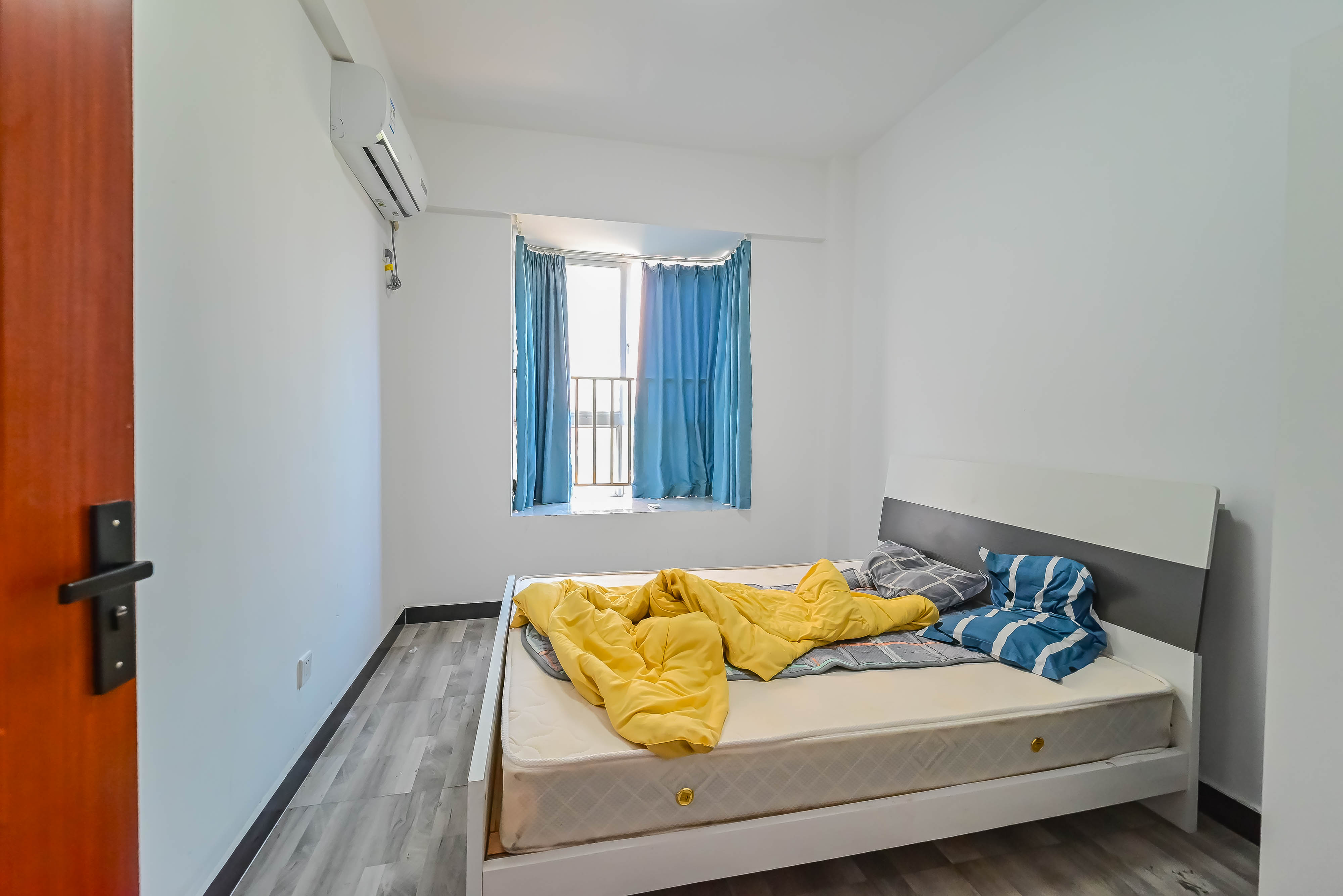 城市山水豪园（山水城市风景）  3室2厅2卫    118.0万卧室