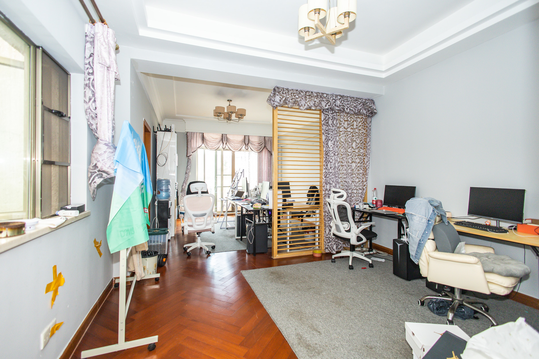 碧桂园威尼斯城  4室2厅4卫    368.0万 碧桂园威尼斯城  4室2厅4卫    368.0万卧室