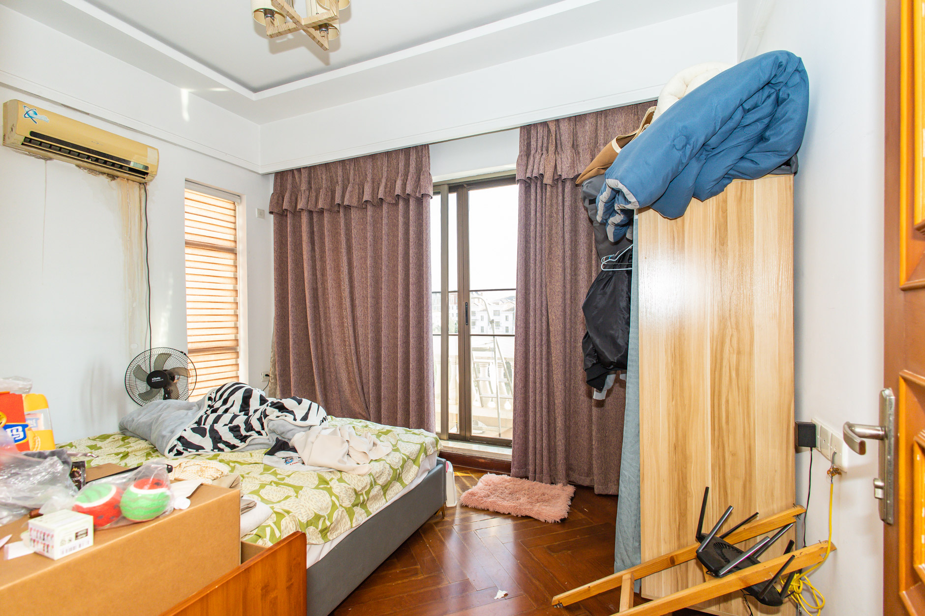 碧桂园威尼斯城  4室2厅4卫    368.0万 碧桂园威尼斯城  4室2厅4卫    368.0万卧室