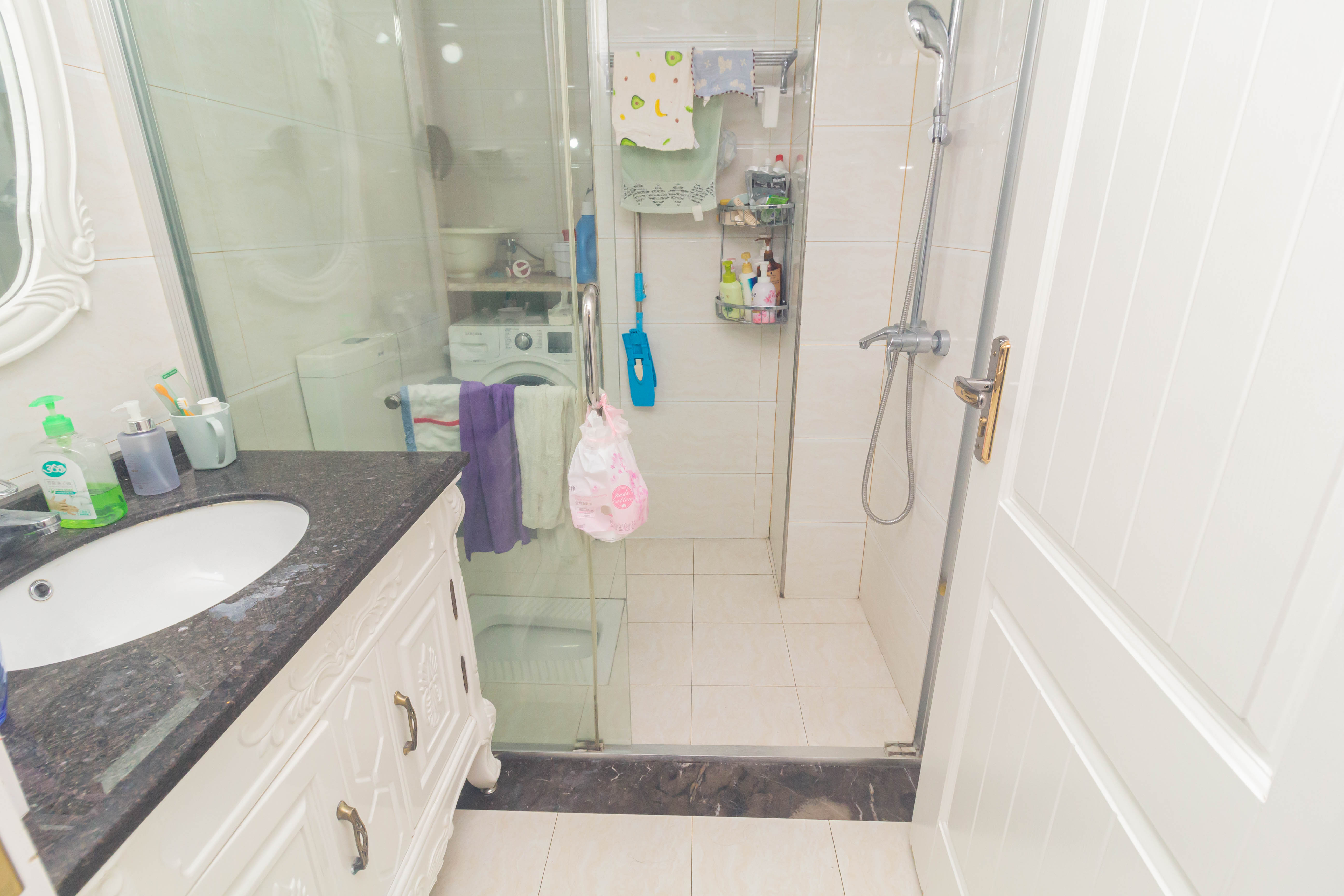 紫云阁 2室2厅1卫 56.0万 紫云阁 2室2厅1卫 56.0万卫生间