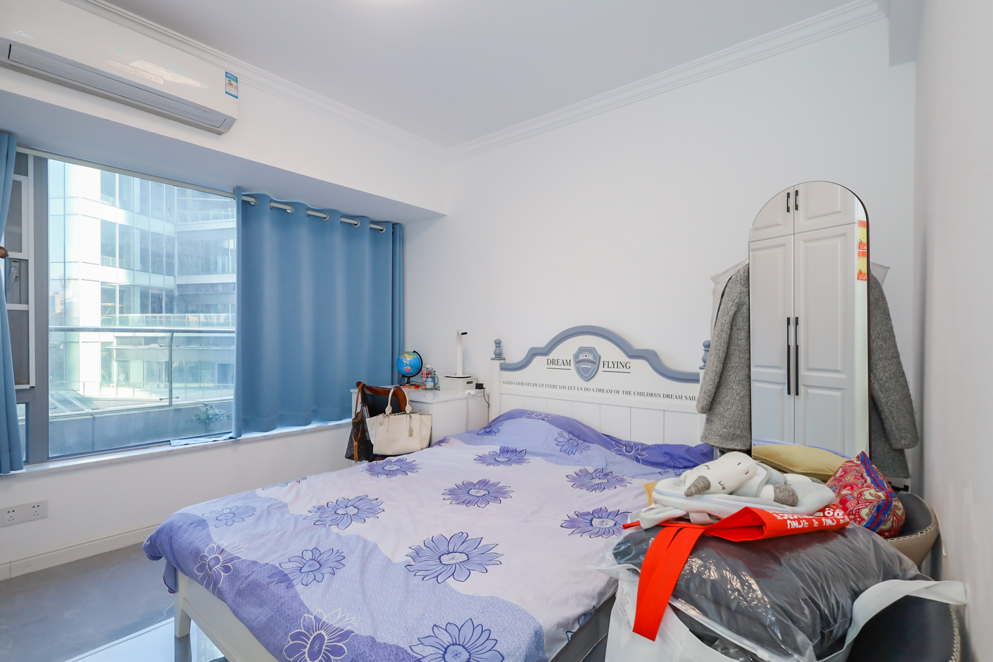 保利天禧D区 4室2厅2卫 302.18万 保利天禧D区 4室2厅2卫 302.18万卧室