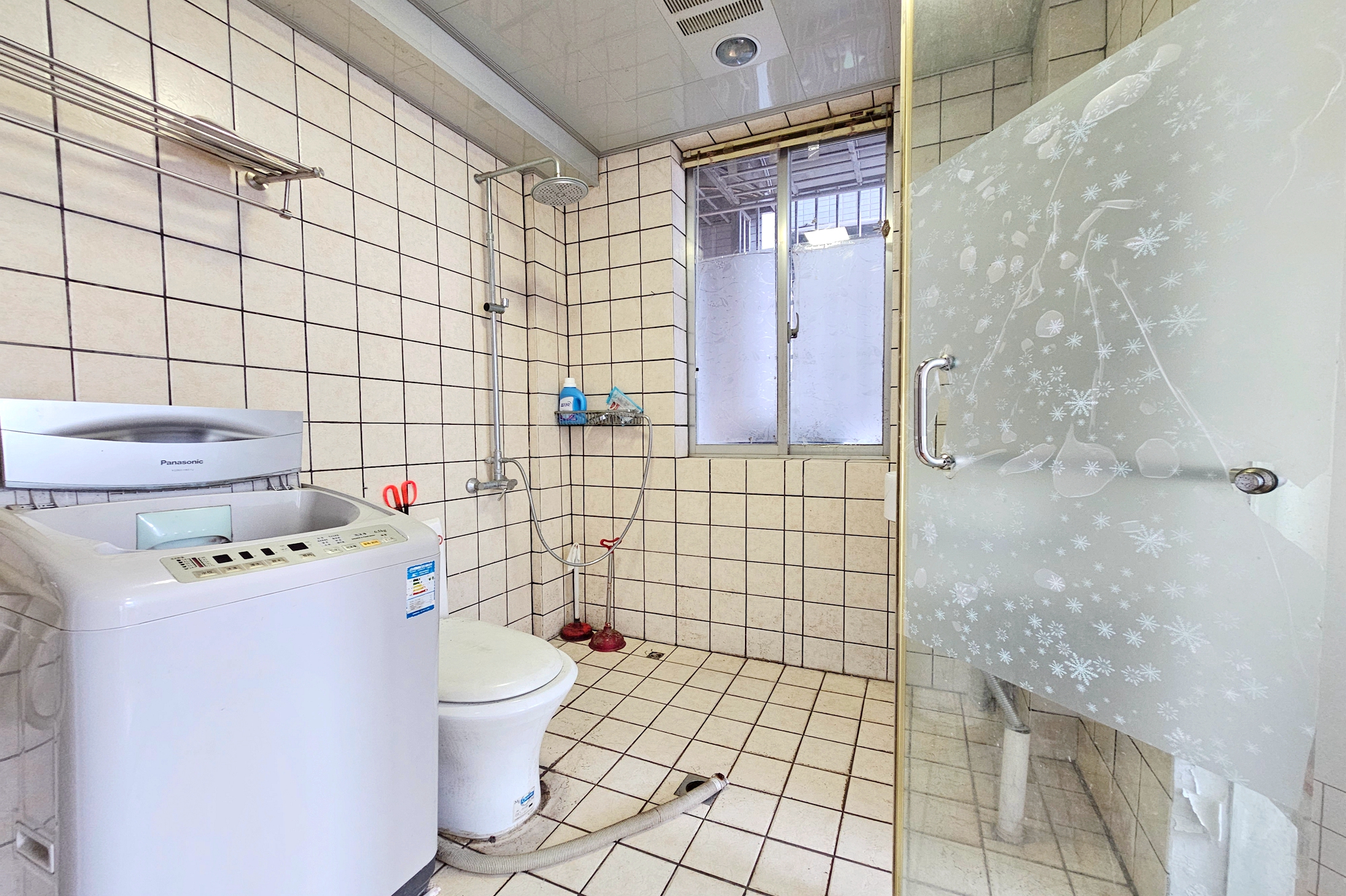 长房东郡  3室2厅2卫    118.0万卫生间