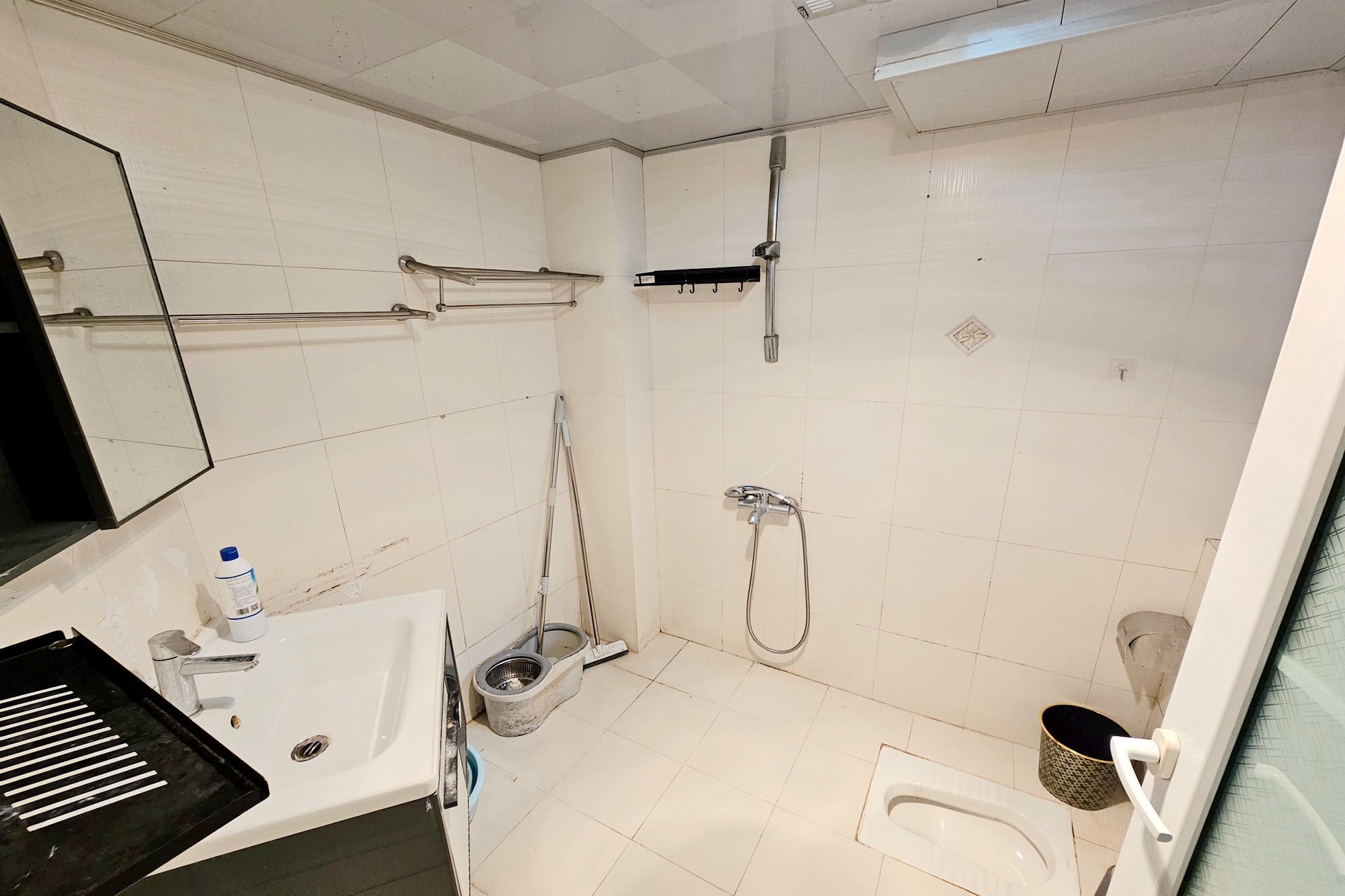 长房东郡  3室2厅2卫    118.0万卫生间