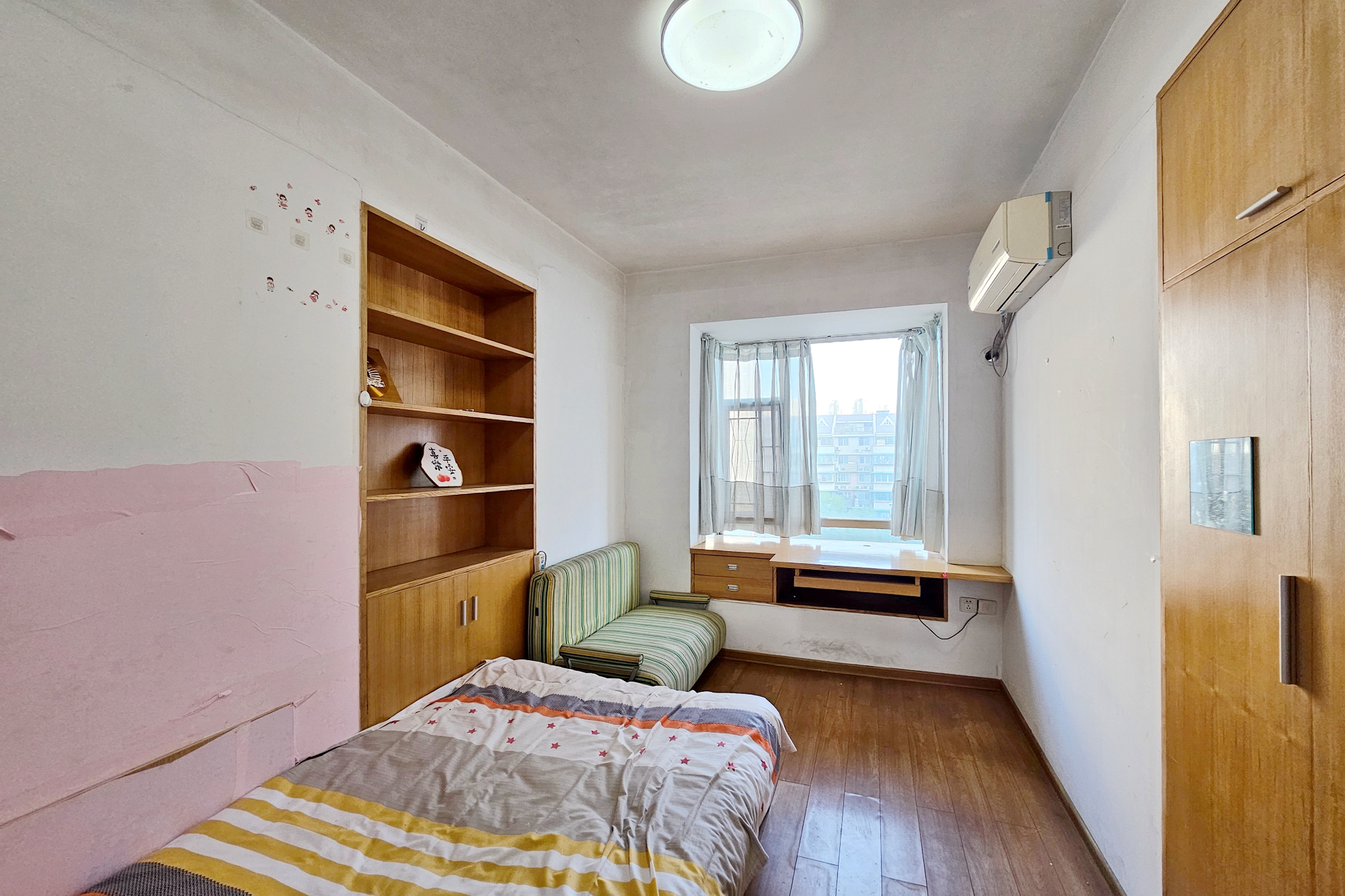 长房东郡  3室2厅2卫    118.0万卧室