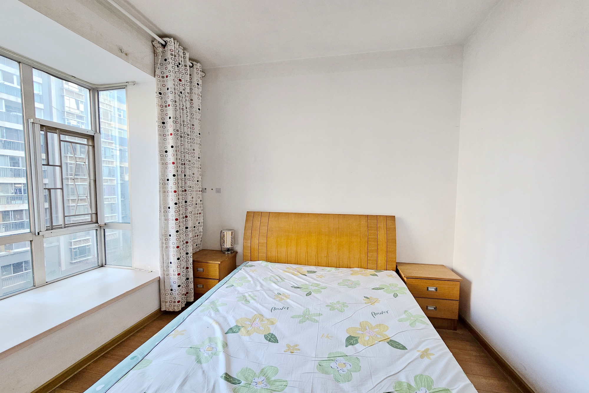 长房东郡  3室2厅2卫    118.0万卧室