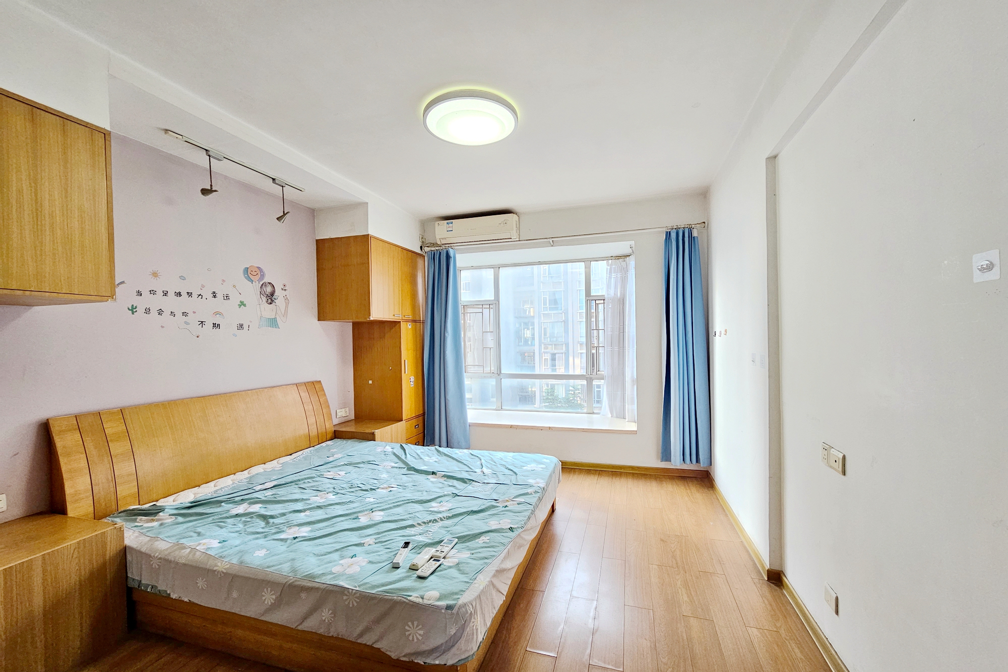 长房东郡  3室2厅2卫    118.0万卧室