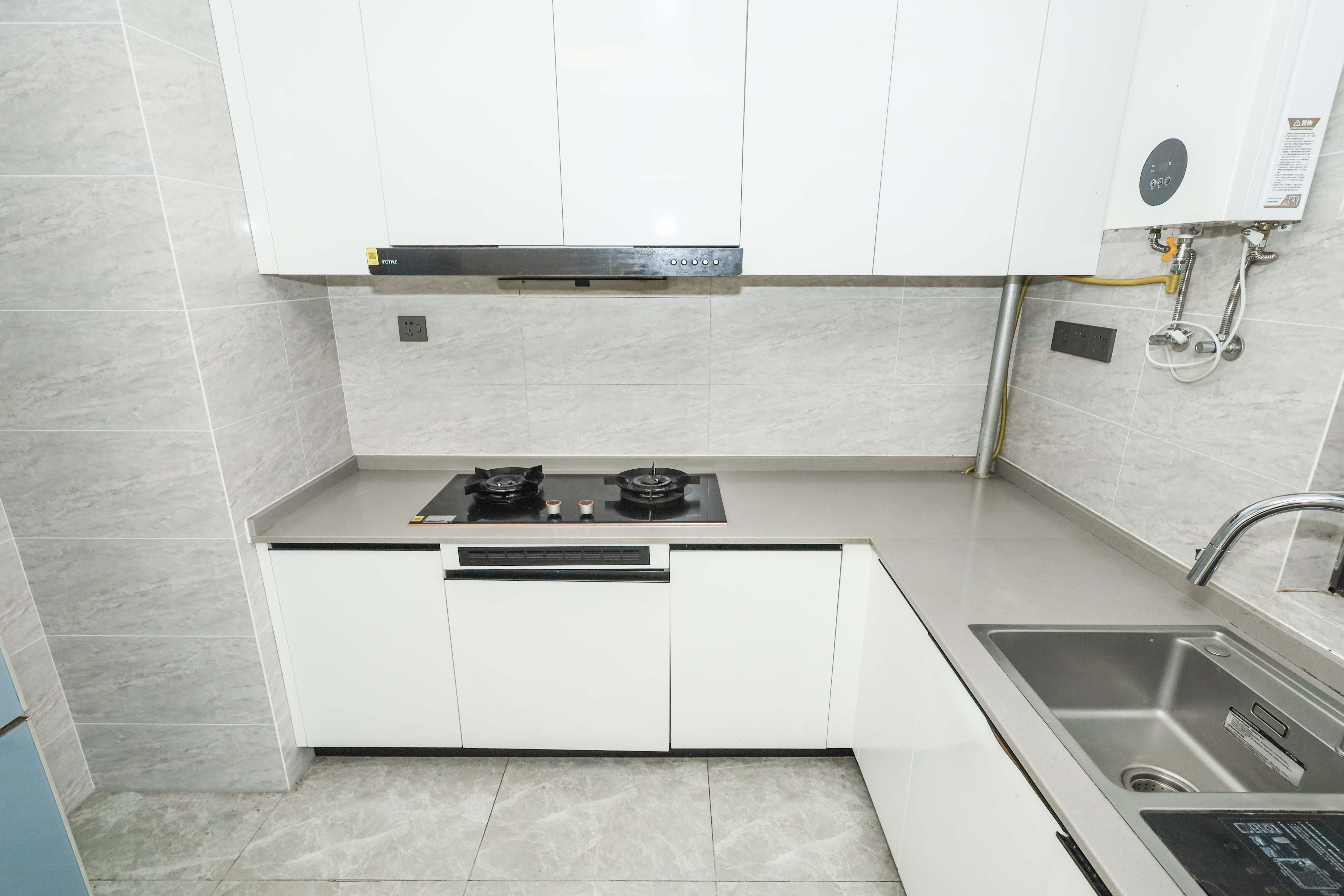 万科金色梦想C区  4室2厅2卫    206.0万厨房