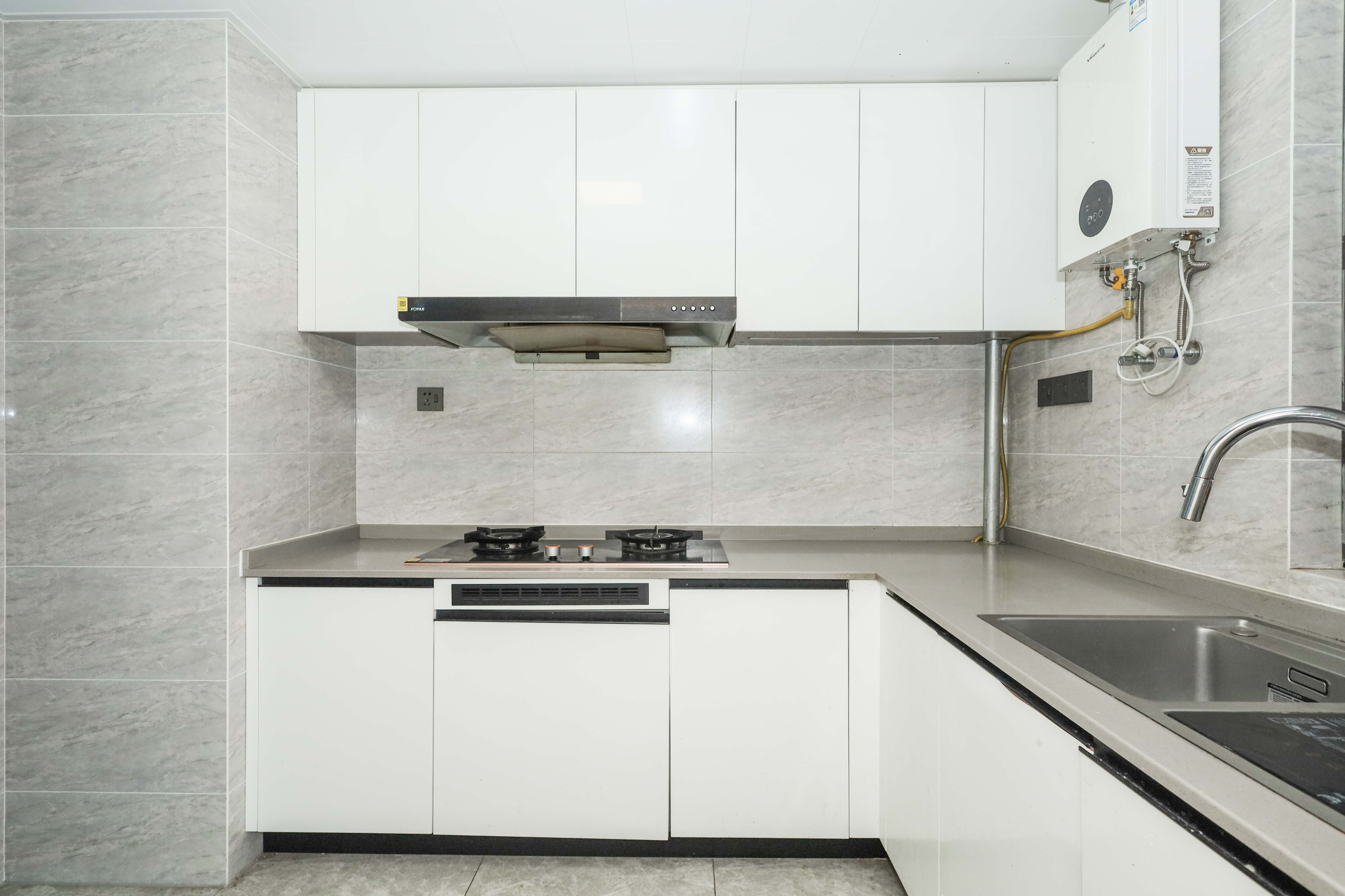 万科金色梦想C区  4室2厅2卫    206.0万厨房