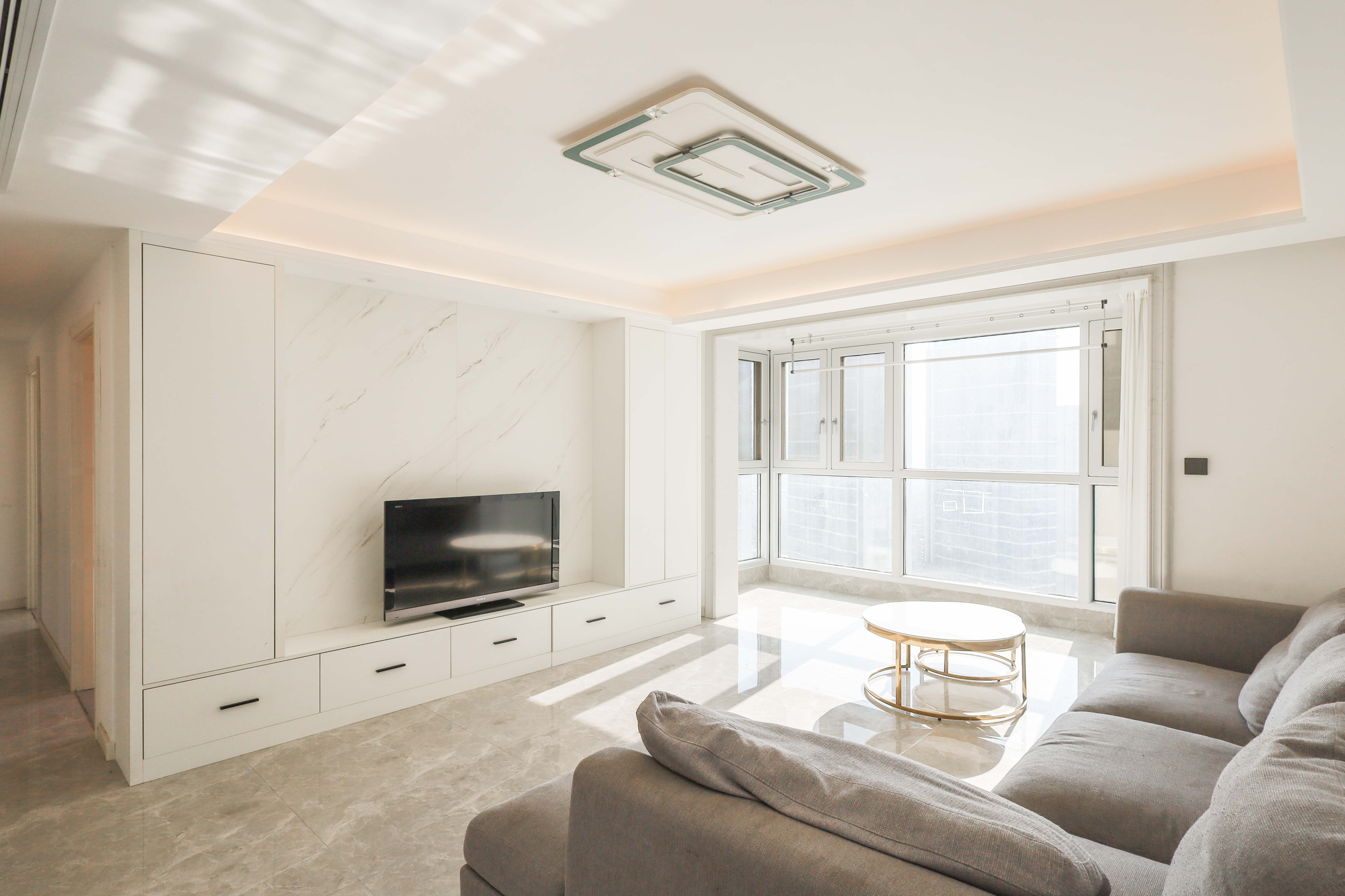 万科金色梦想C区  4室2厅2卫    206.0万客厅