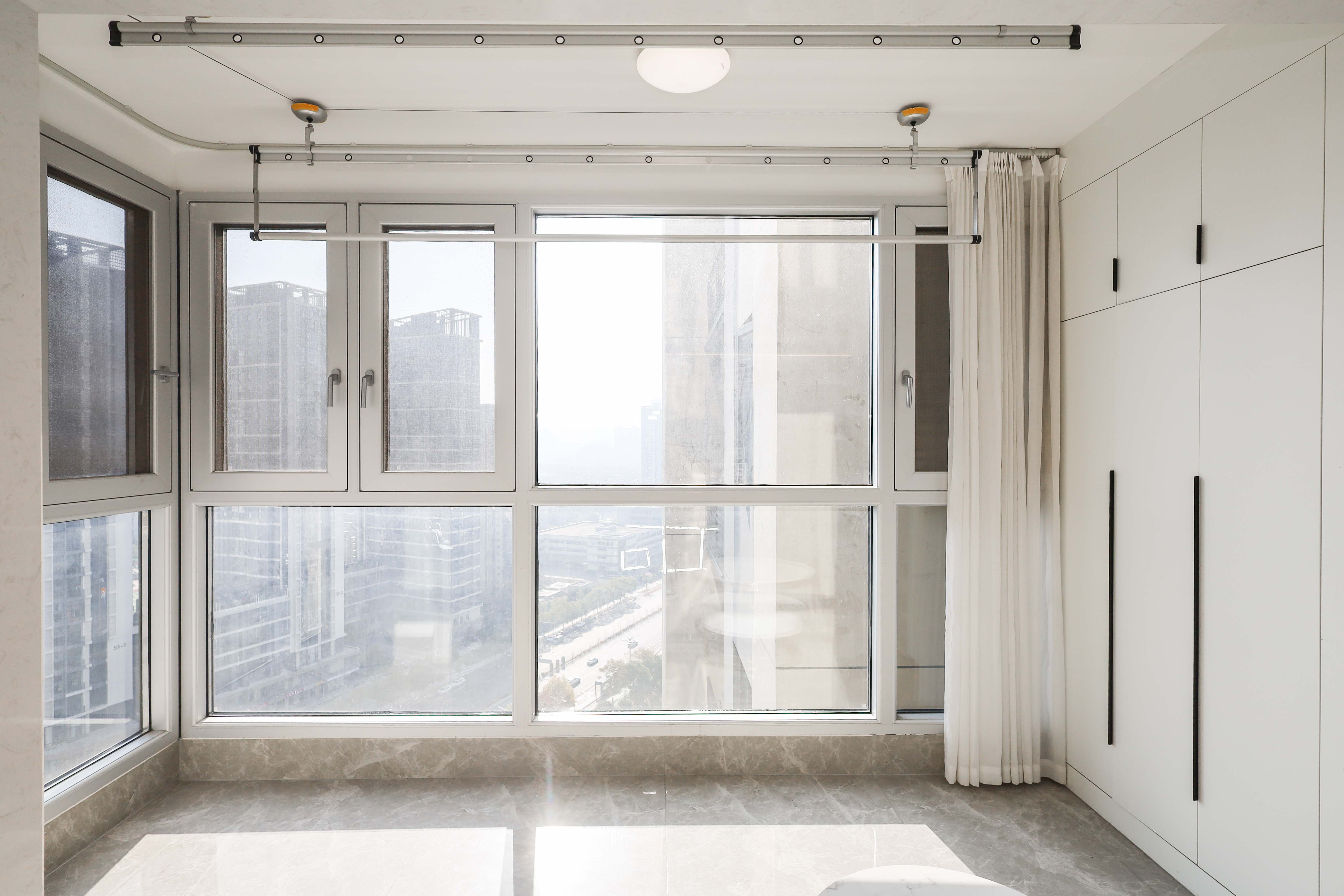 万科金色梦想C区  4室2厅2卫    206.0万阳台