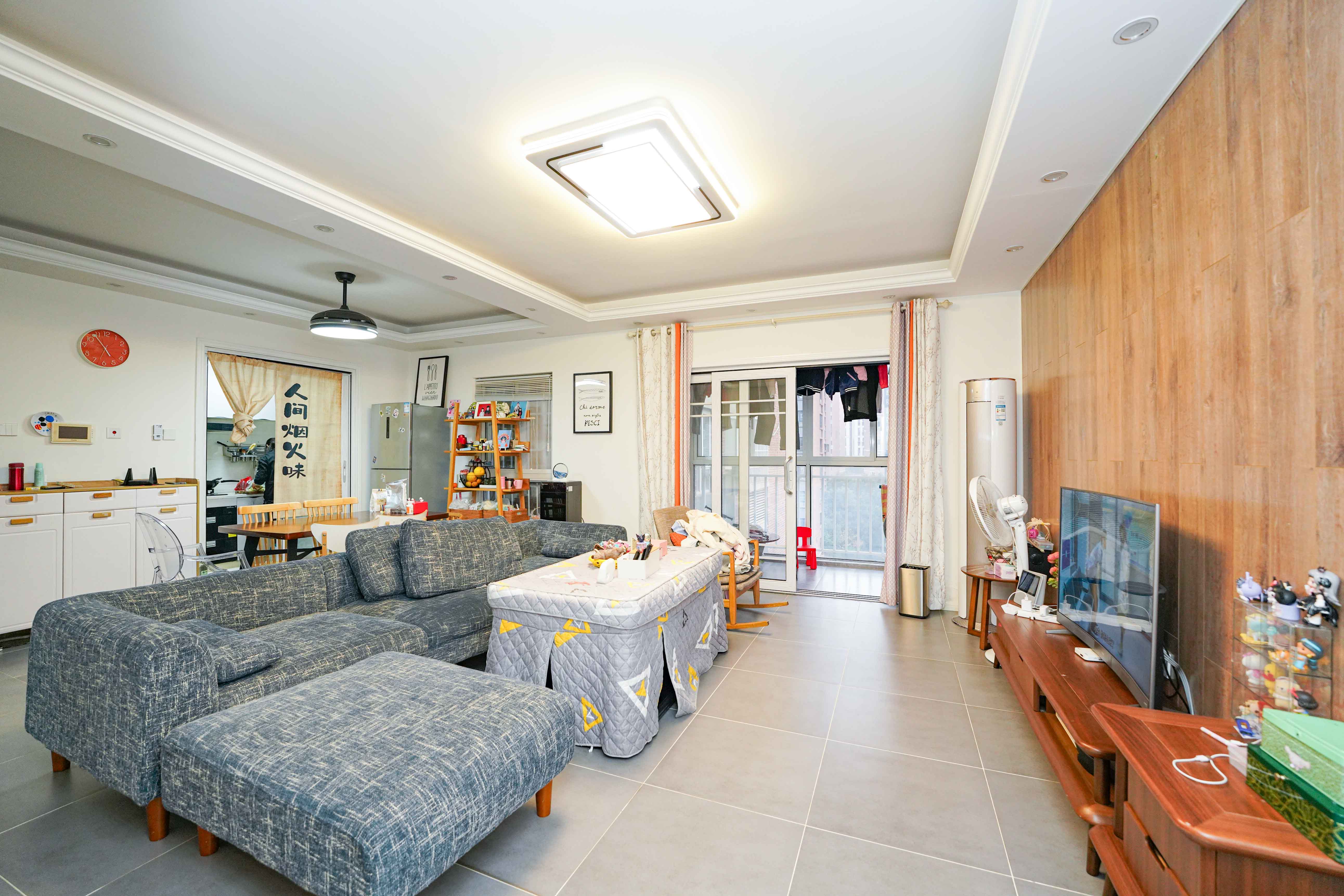 哈佛小镇(五矿哈佛小镇)  4室2厅2卫    105.0万 哈佛小镇(五矿哈佛小镇)  4室2厅2卫    105.0万客厅