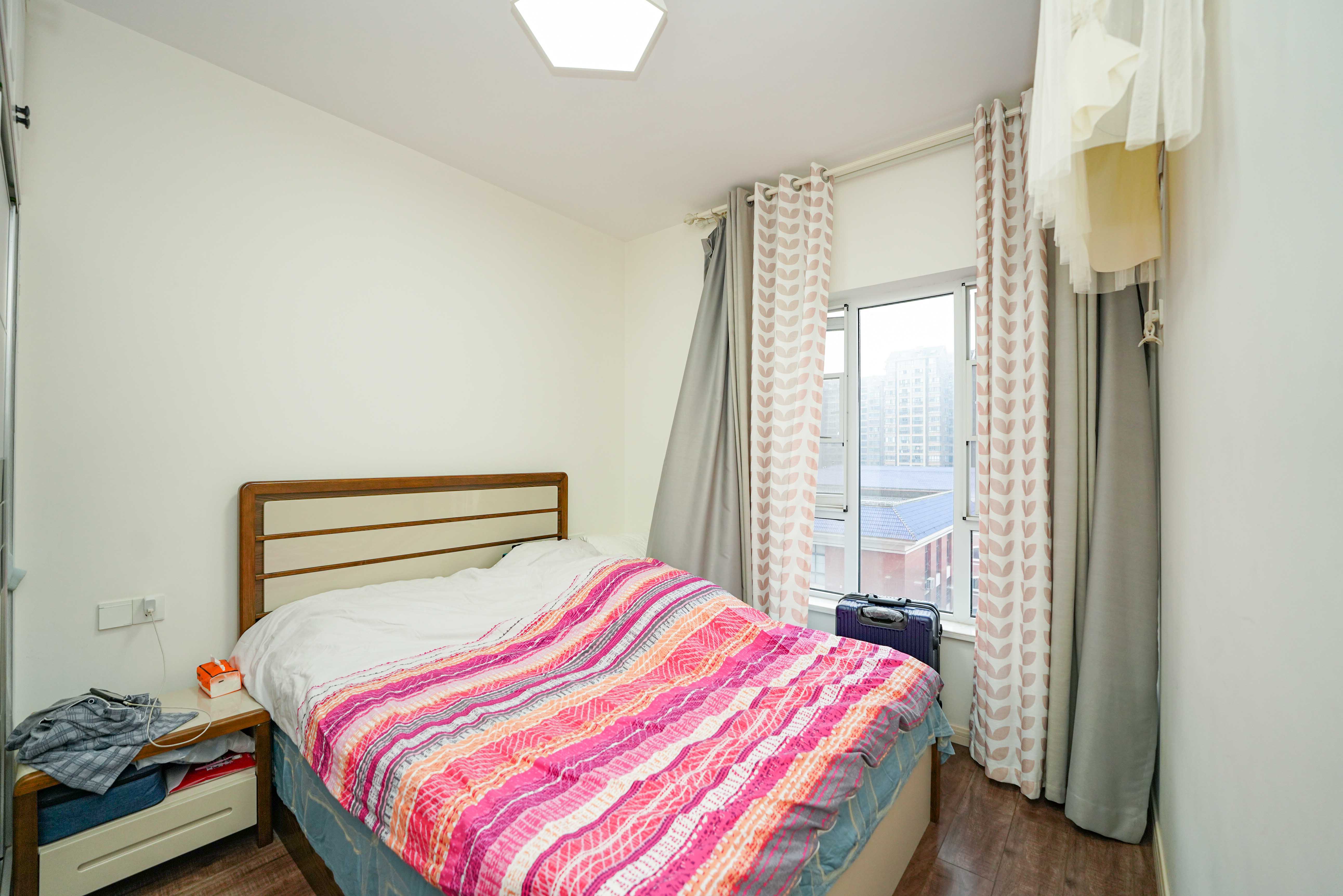 哈佛小镇(五矿哈佛小镇)  4室2厅2卫    105.0万 哈佛小镇(五矿哈佛小镇)  4室2厅2卫    105.0万卧室