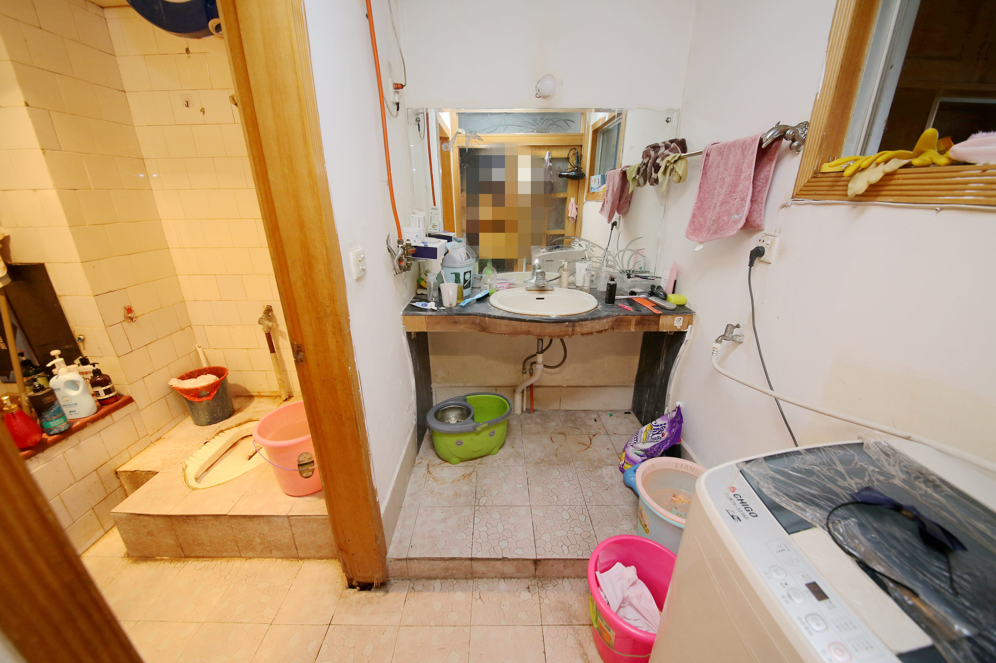 盾华实业（盾华商住楼）  3室2厅1卫   52.80万卫生间