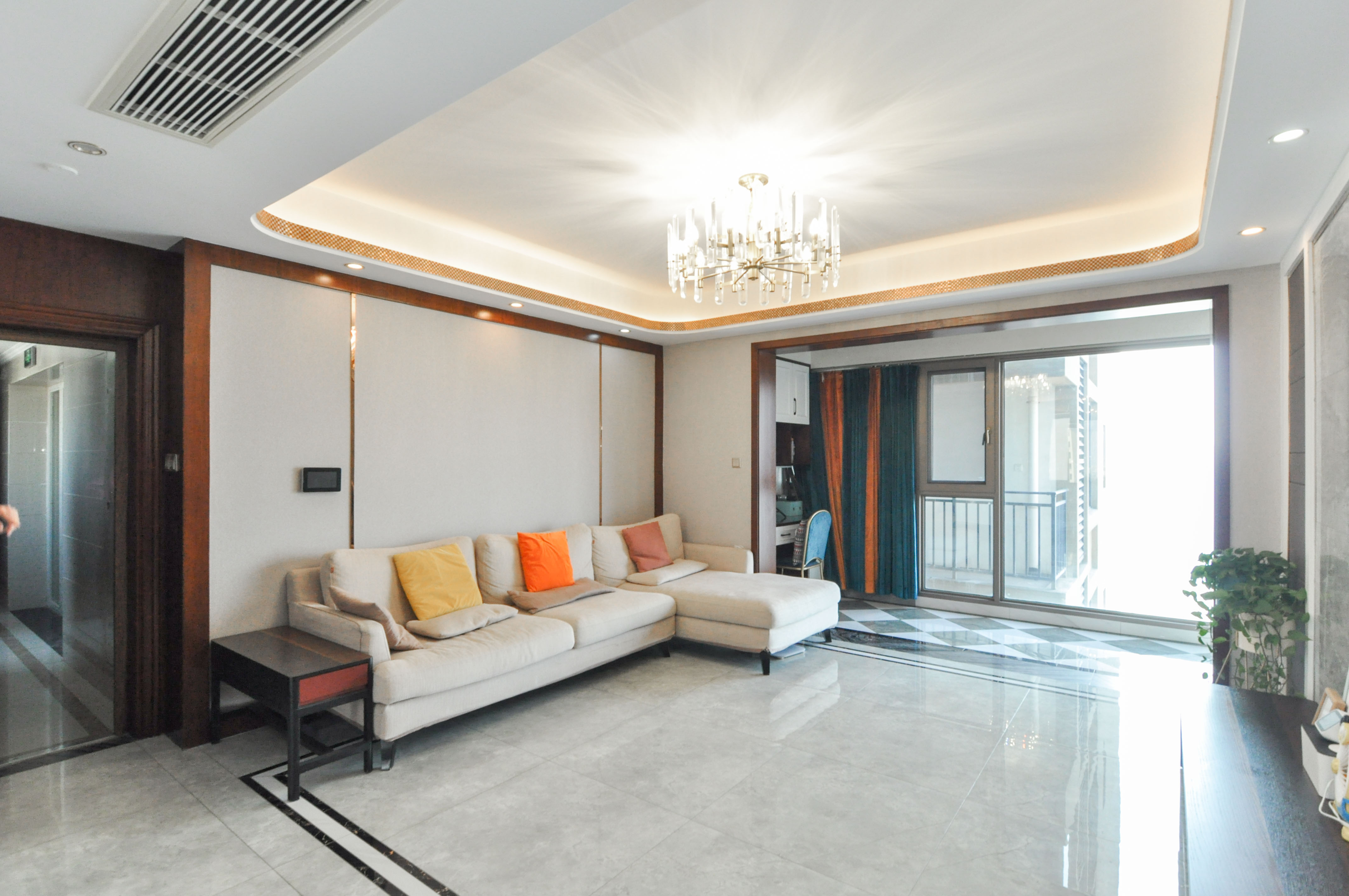 中建梅溪湖中心 4室2厅2卫 285.0万 中建梅溪湖中心 4室2厅2卫 285.0万客厅