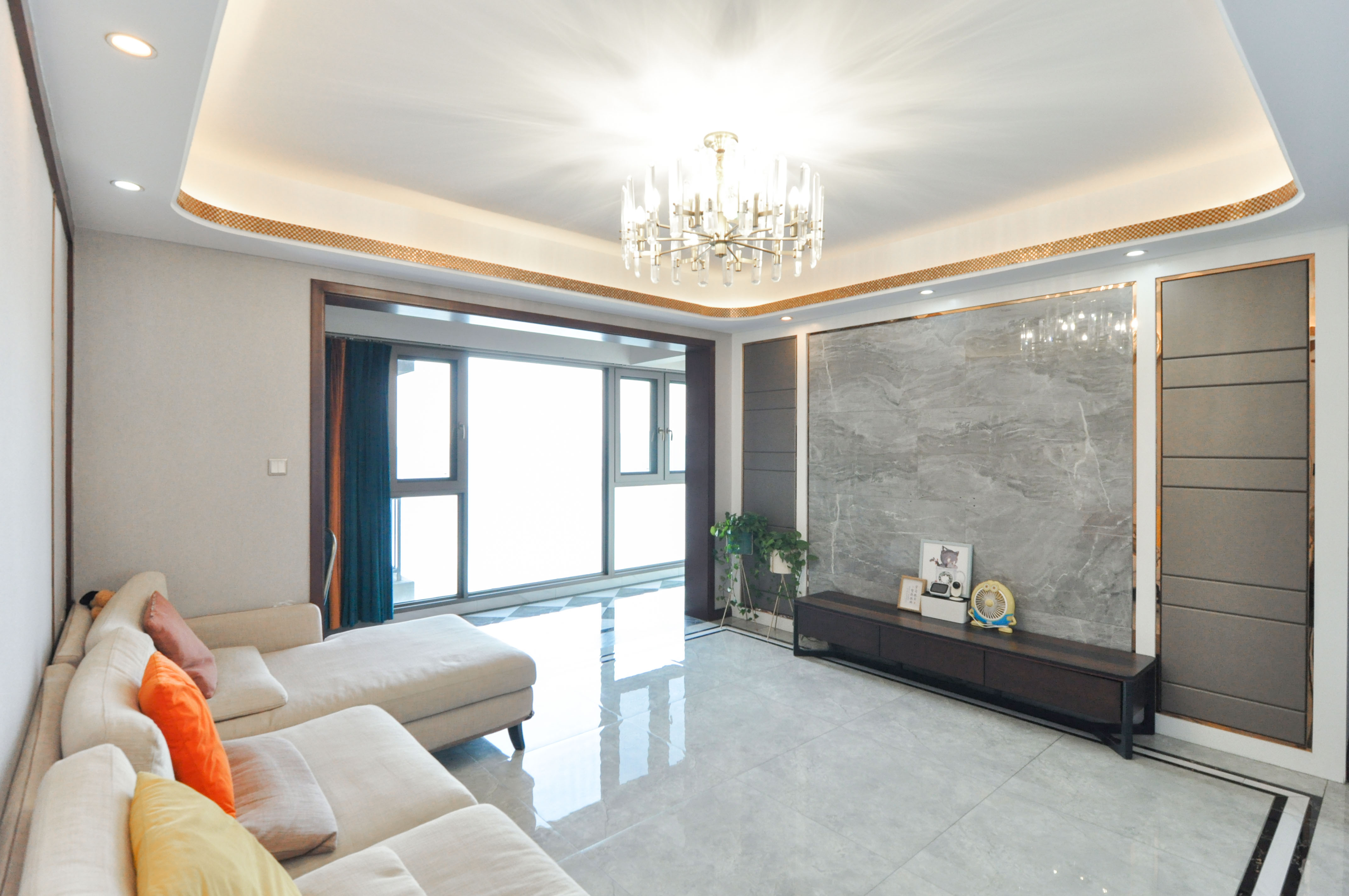 中建梅溪湖中心 4室2厅2卫 285.0万 中建梅溪湖中心 4室2厅2卫 285.0万客厅