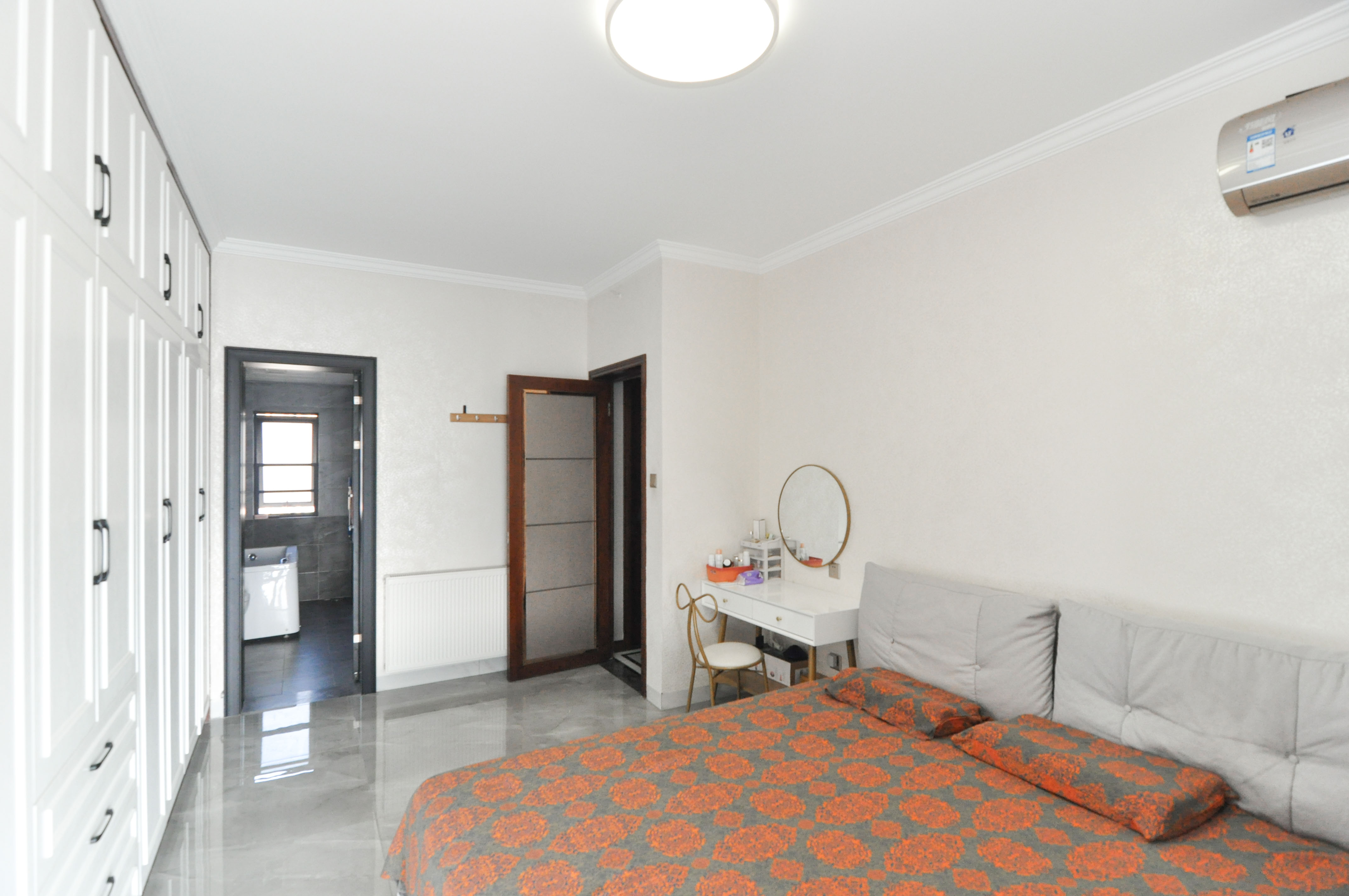 中建梅溪湖中心 4室2厅2卫 285.0万 中建梅溪湖中心 4室2厅2卫 285.0万卧室