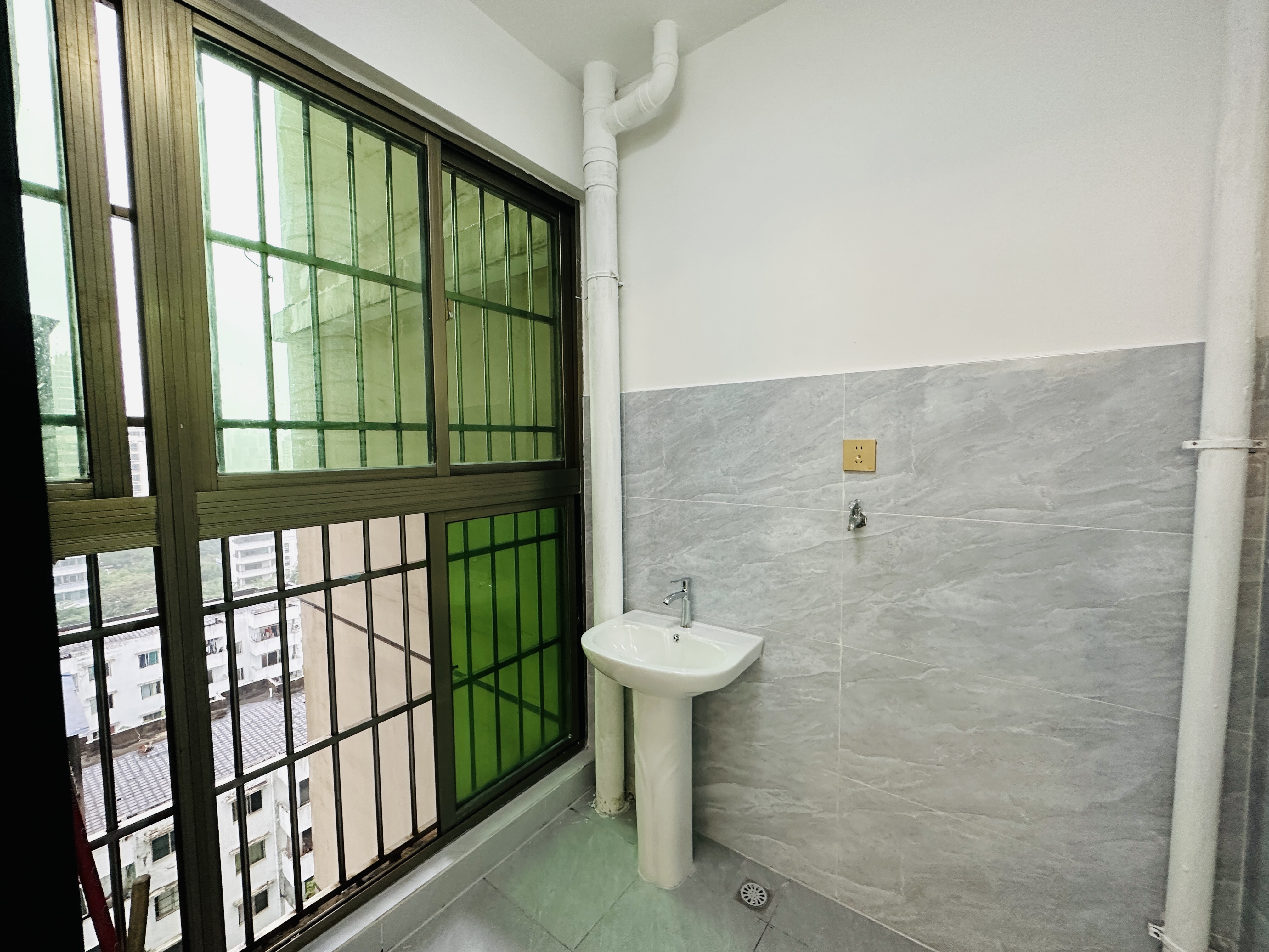 南海花园  2室2厅1卫    92.0万 南海花园  2室2厅1卫    92.0万阳台