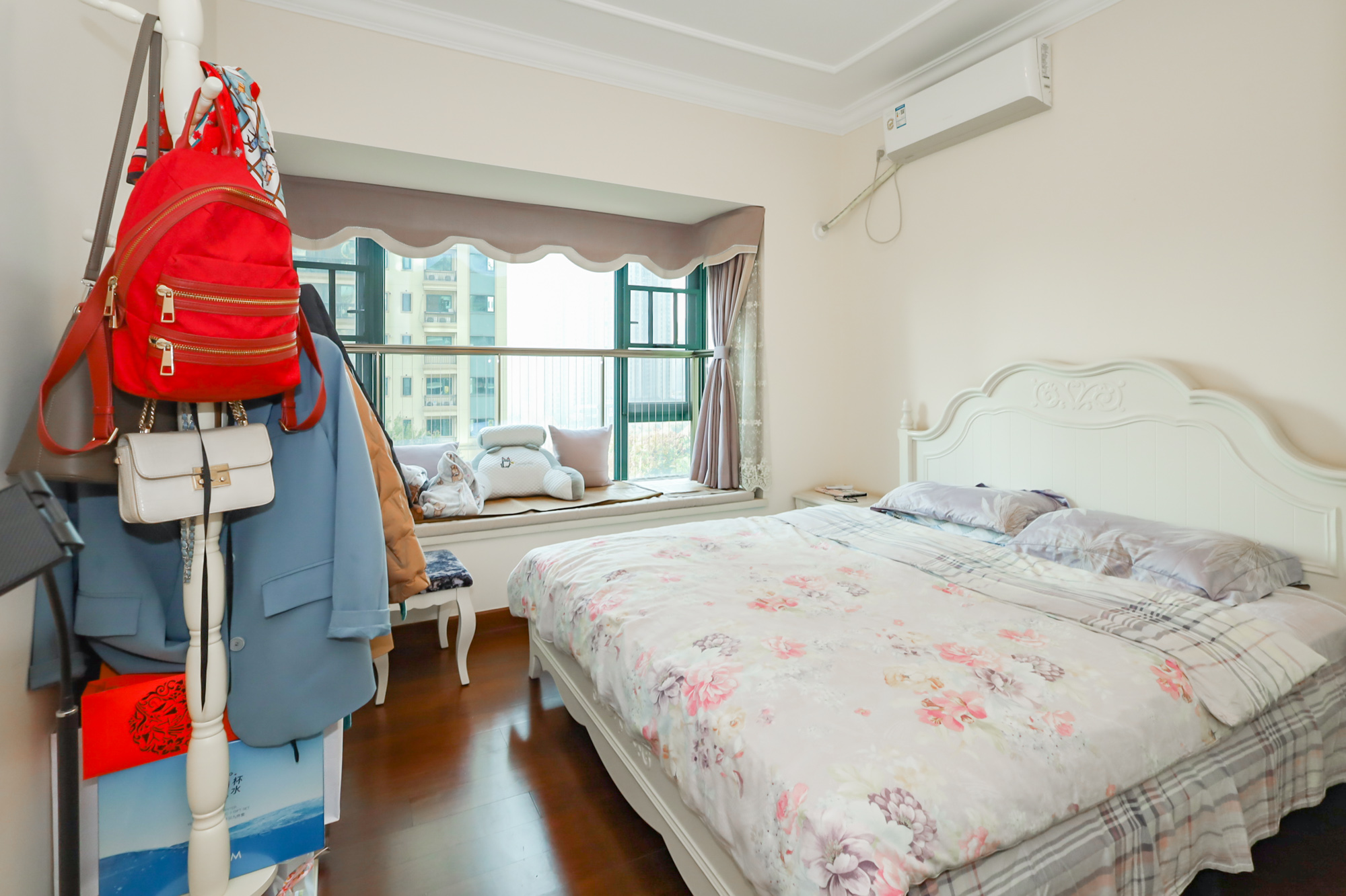 恒大御景湾  3室2厅1卫   150.00万卧室