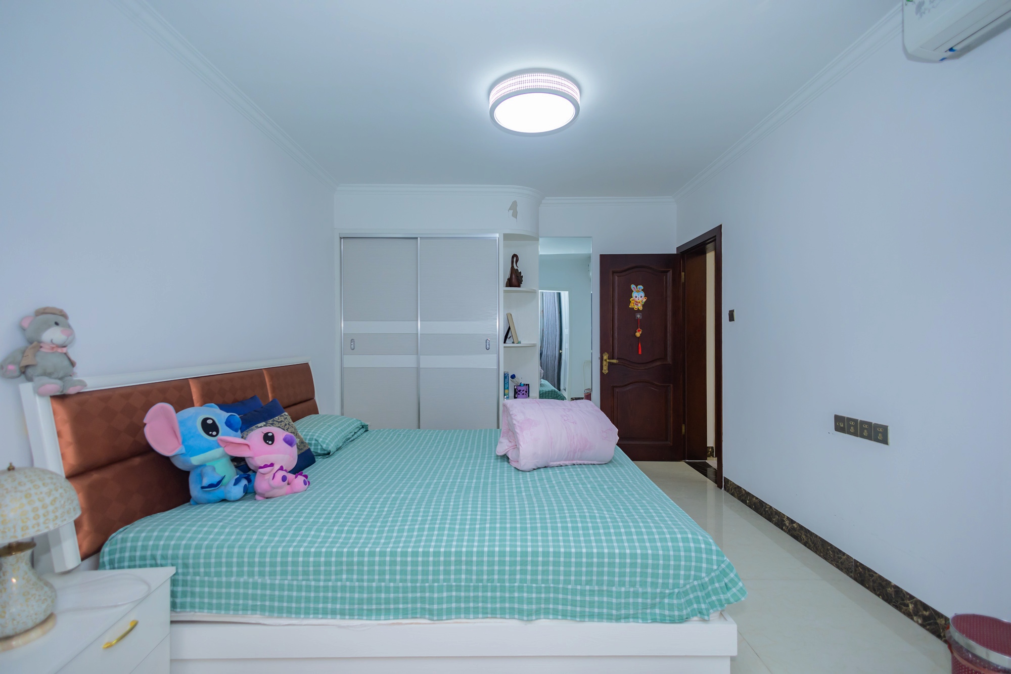 蝴蝶谷 3室2厅1卫 69.8万 蝴蝶谷 3室2厅1卫 69.8万卧室