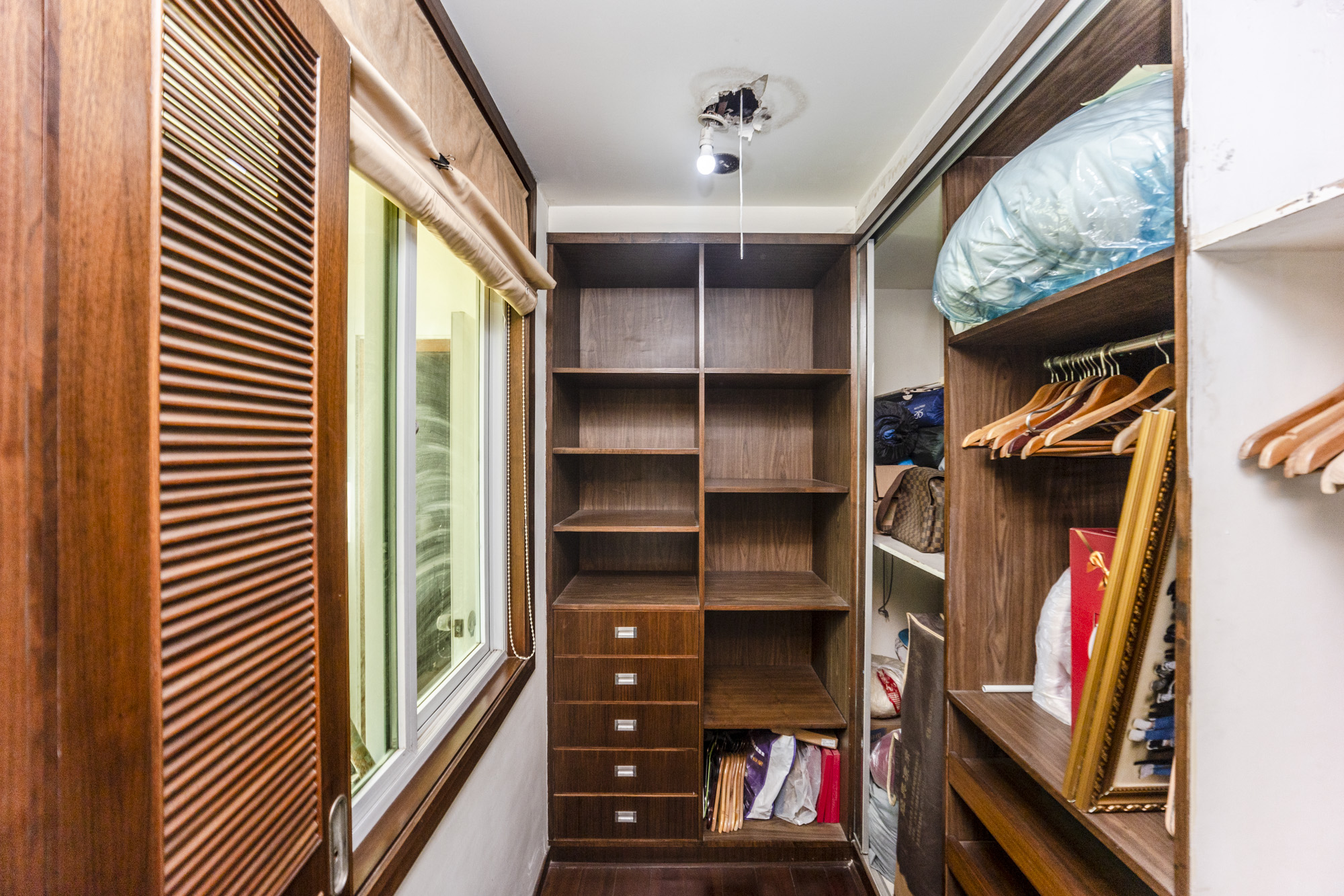 万事佳景园 4室2厅2卫 90.0万 万事佳景园 4室2厅2卫 90.0万卧室