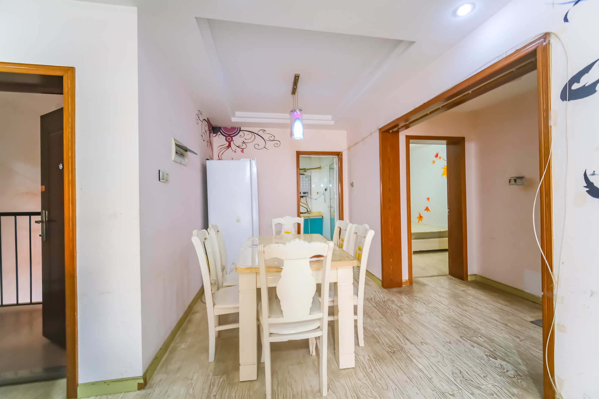 湘瑞家园 2室2厅1卫 56.0万 湘瑞家园 2室2厅1卫 56.0万客厅