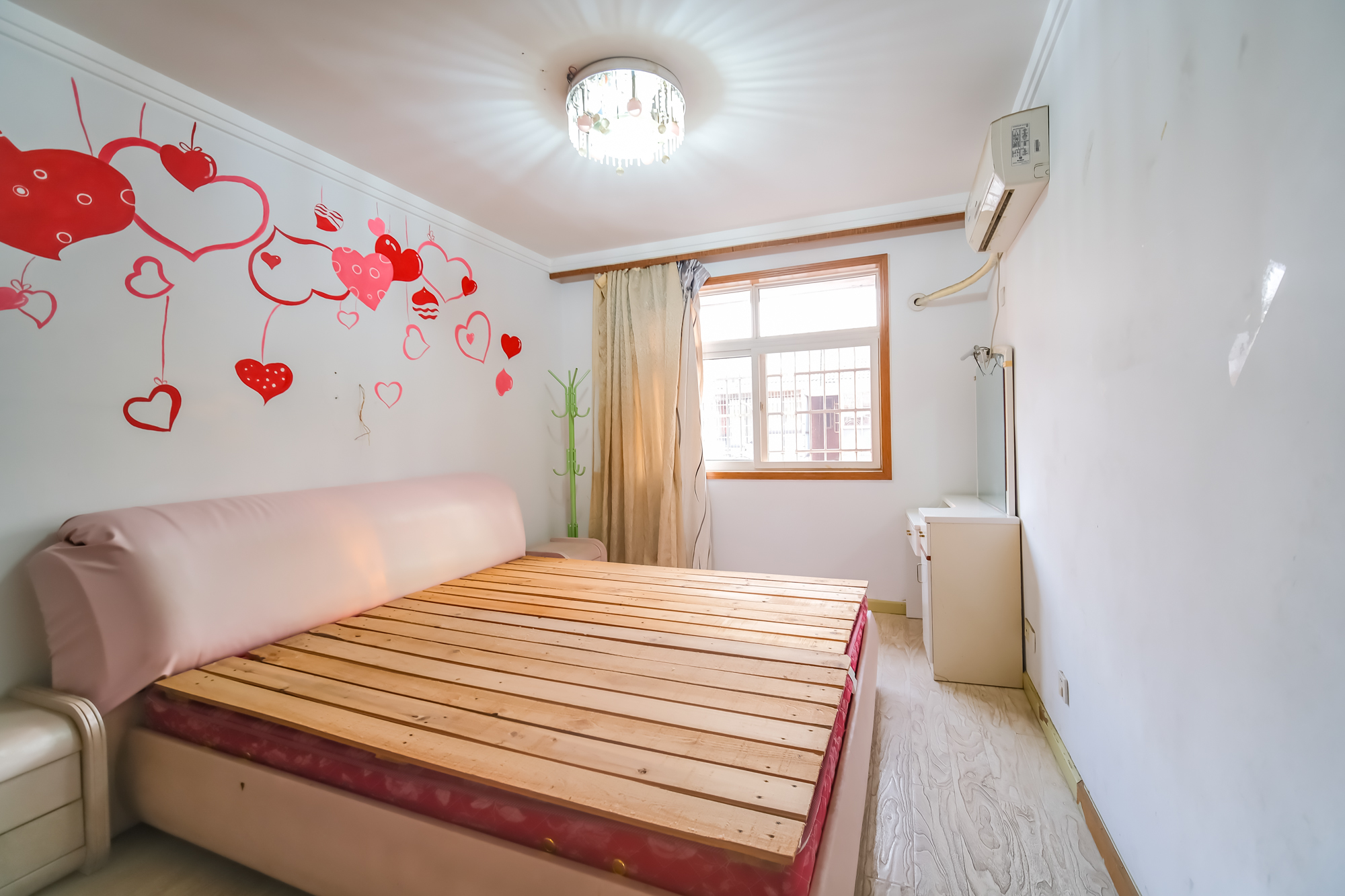 湘瑞家园 2室2厅1卫 56.0万 湘瑞家园 2室2厅1卫 56.0万卧室