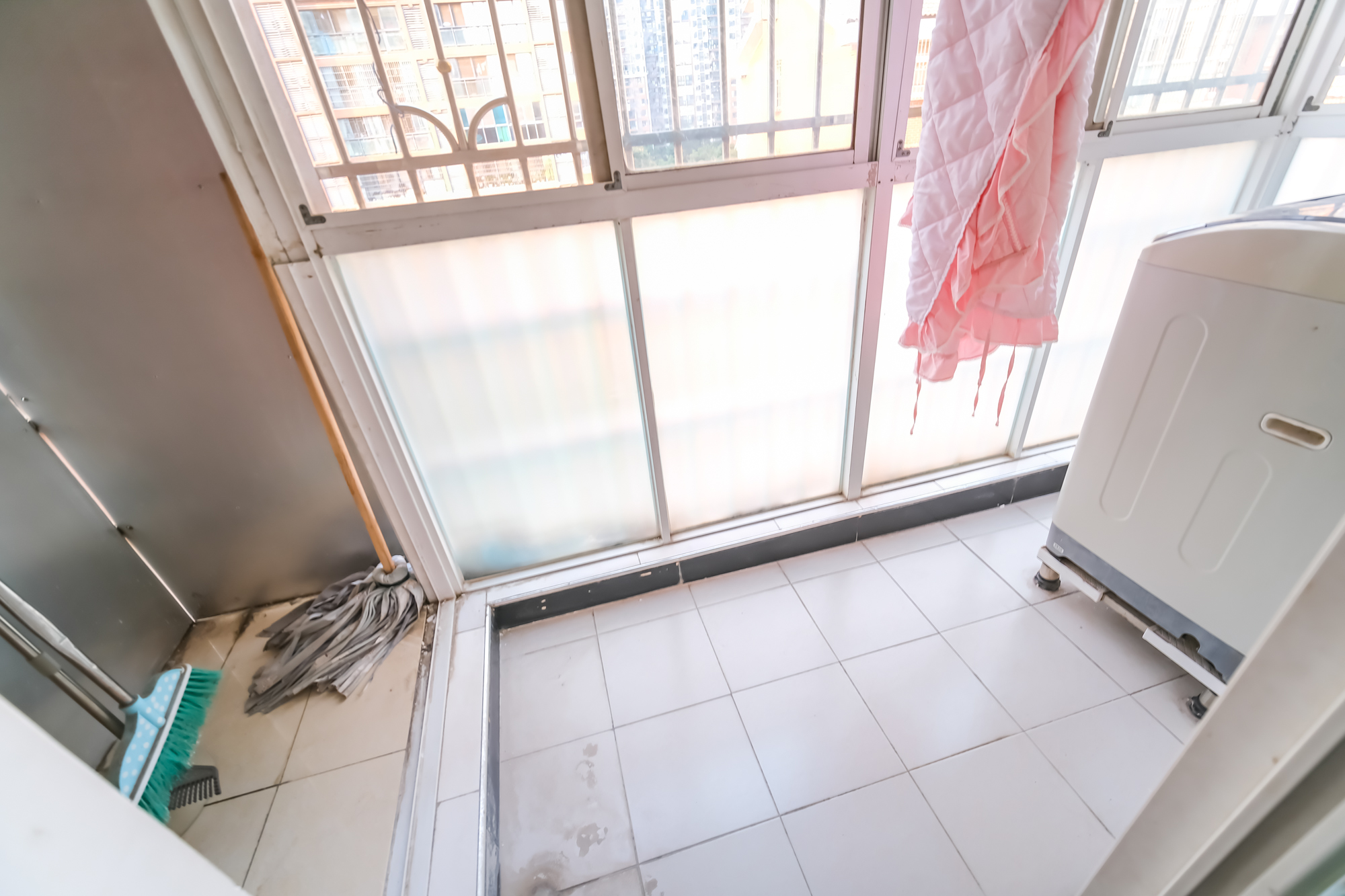 湘瑞家园 2室2厅1卫 56.0万 湘瑞家园 2室2厅1卫 56.0万阳台