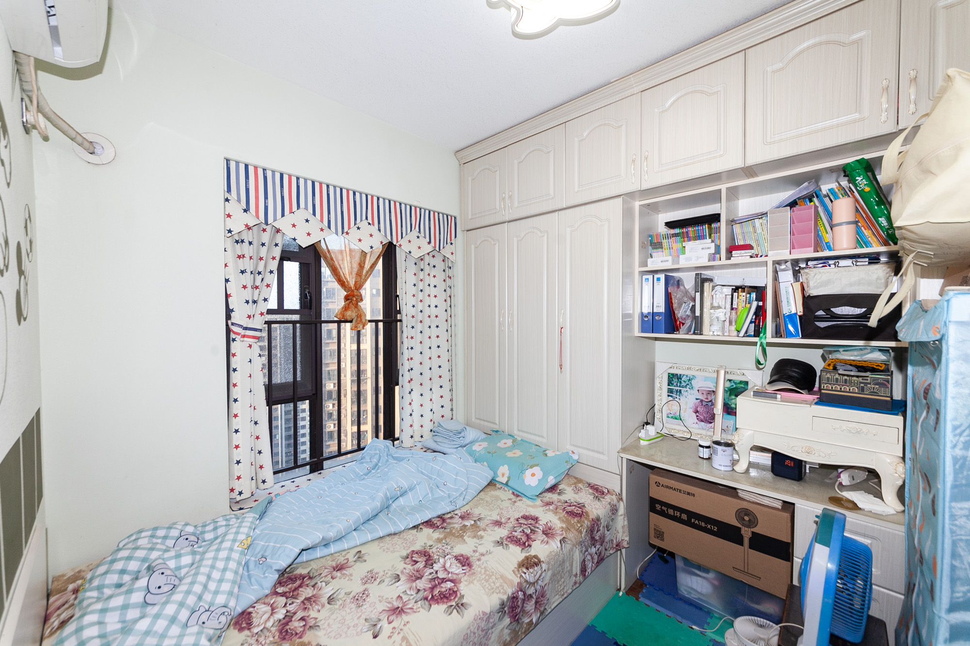 时代倾城二期 4室2厅2卫 106.0万 时代倾城二期 4室2厅2卫 106.0万卧室