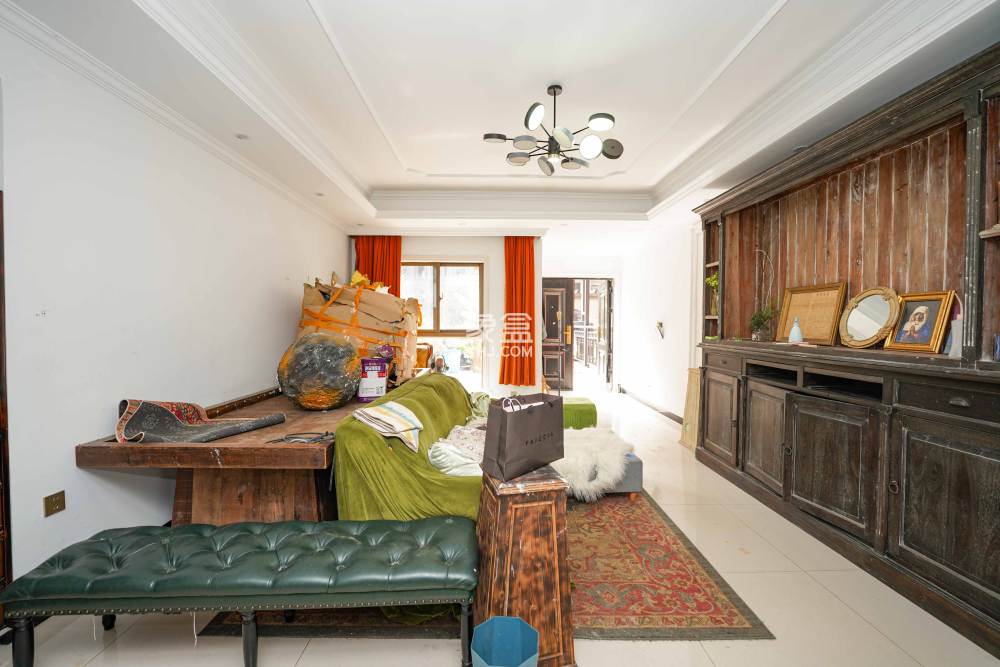 橘郡礼顿山  5室3厅3卫    238.0万