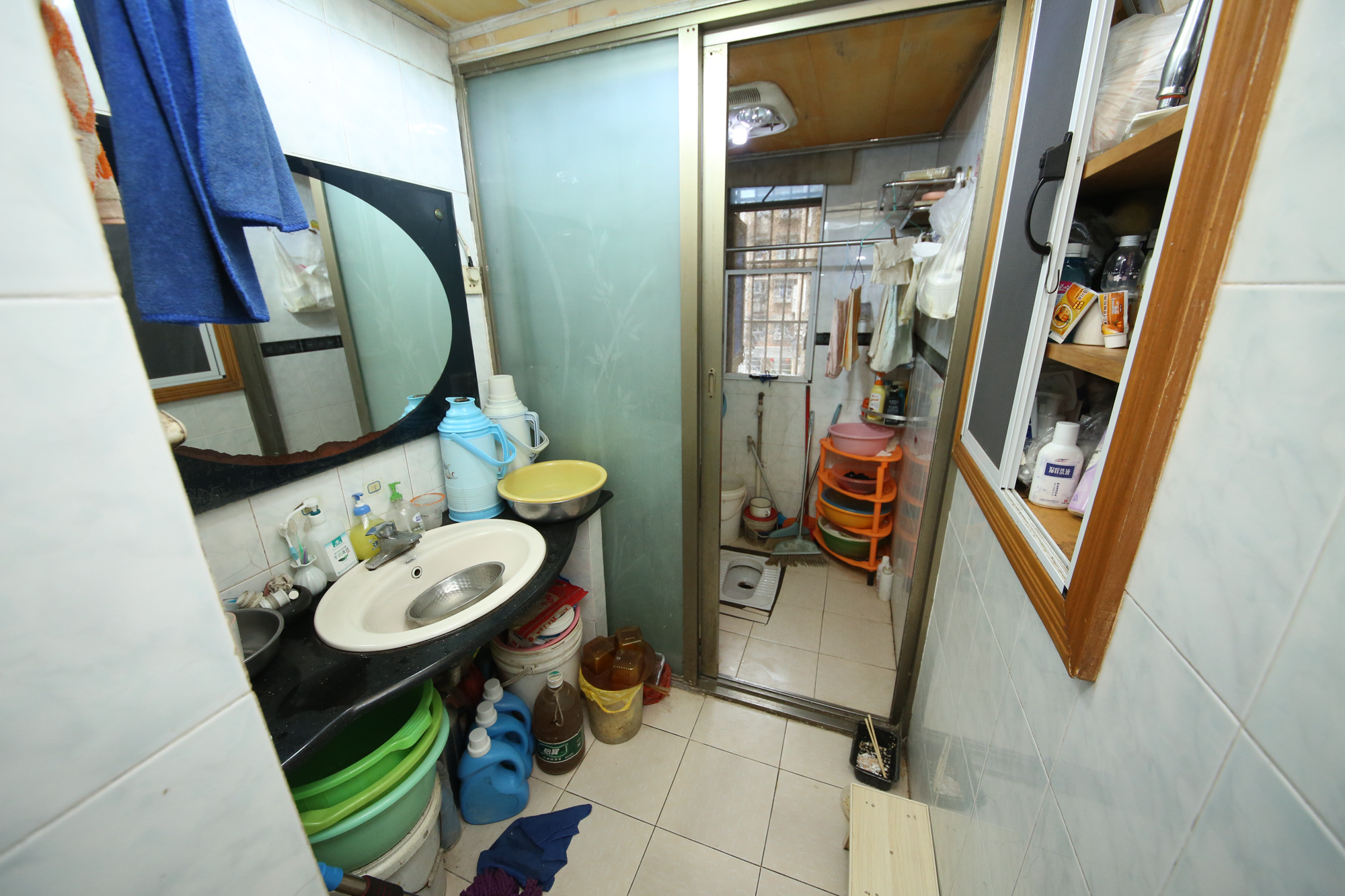东广济桥社区  3室2厅2卫   92.00万卫生间