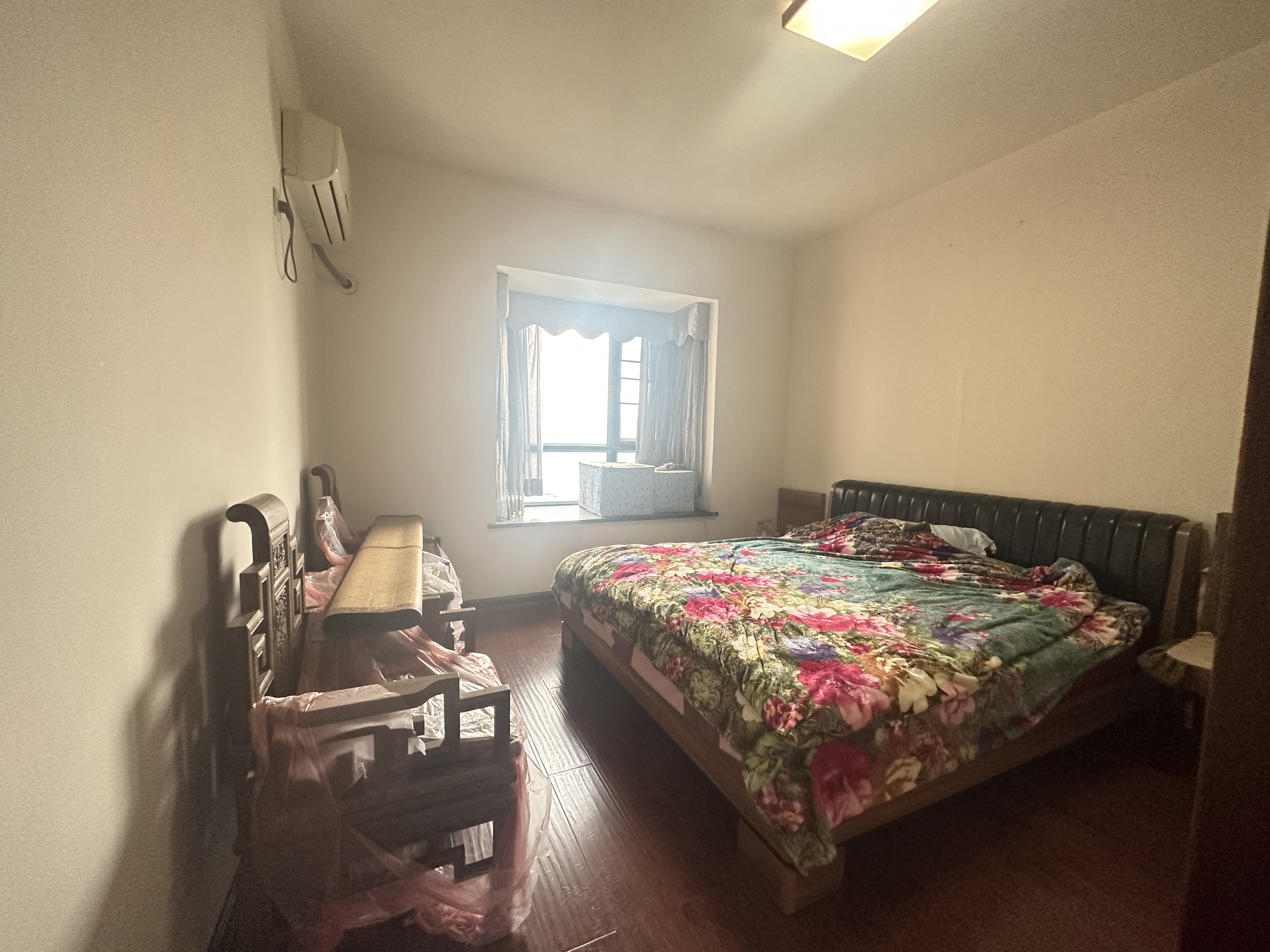 蓝盾景园二期 4室2厅2卫 62.8万 蓝盾景园二期 4室2厅2卫 62.8万室内图