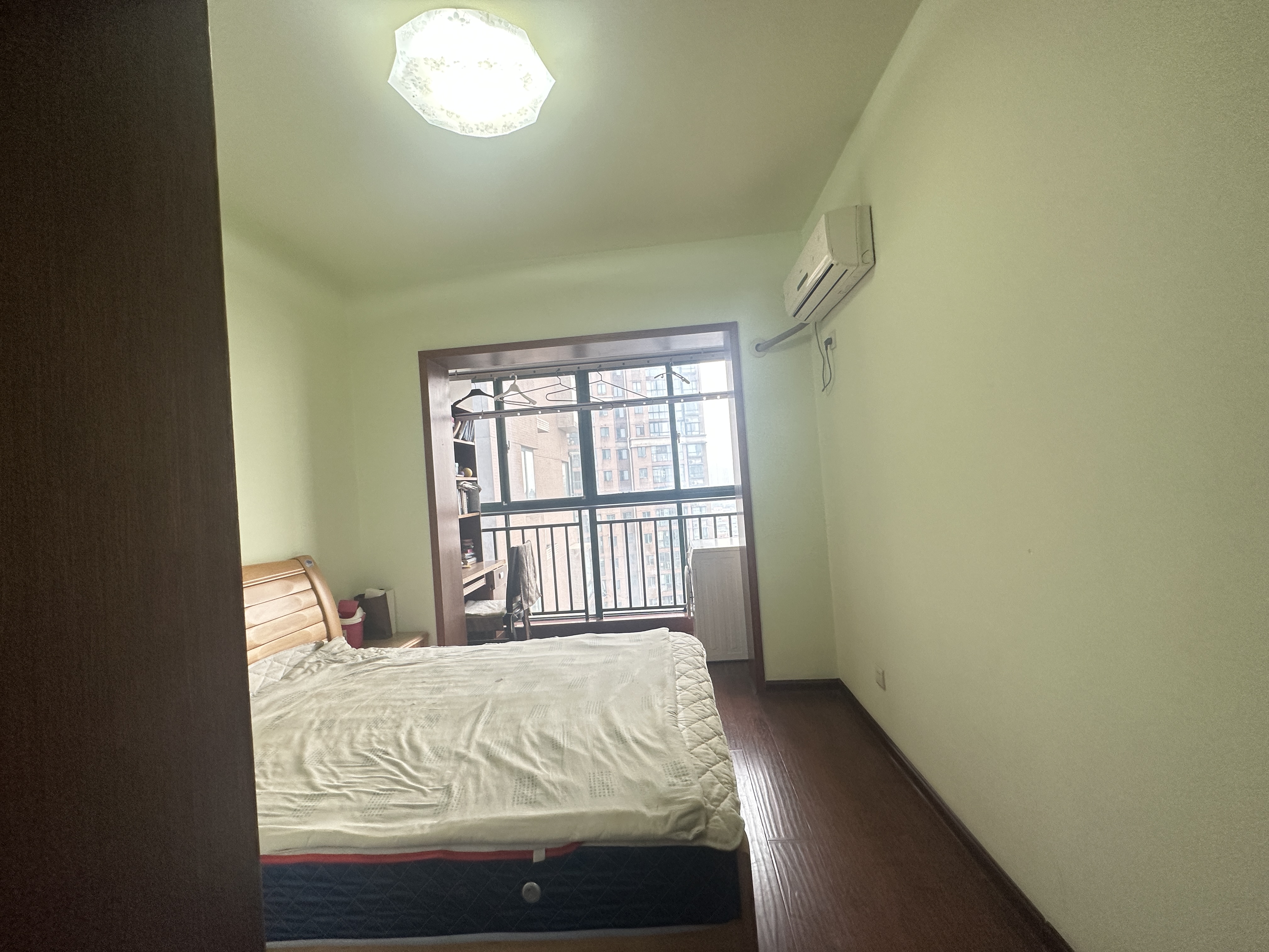 蓝盾景园二期 4室2厅2卫 62.8万 蓝盾景园二期 4室2厅2卫 62.8万室内图