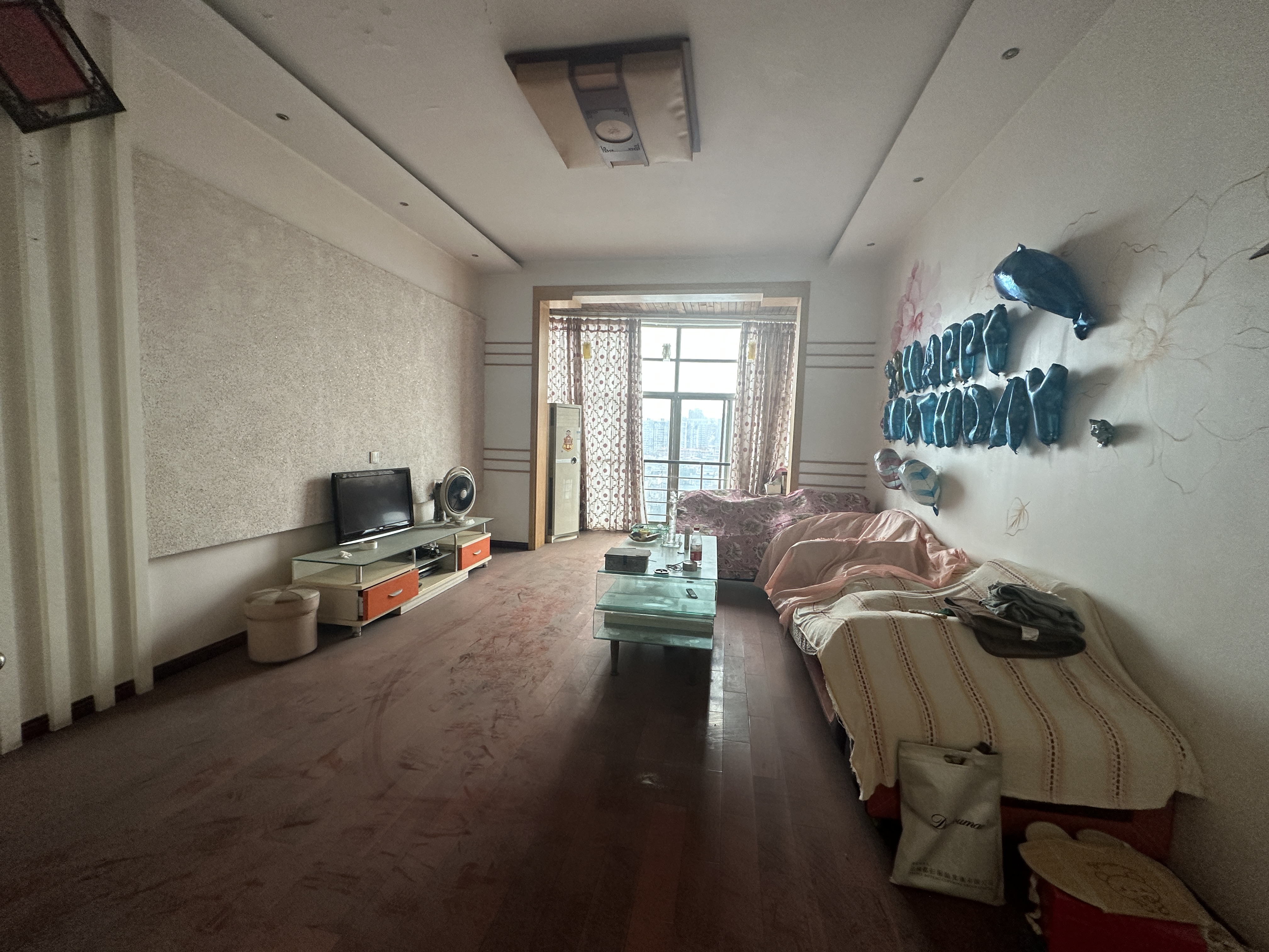 蓝盾景园一期 4室2厅2卫 130.0万 蓝盾景园一期 4室2厅2卫 130.0万室内图