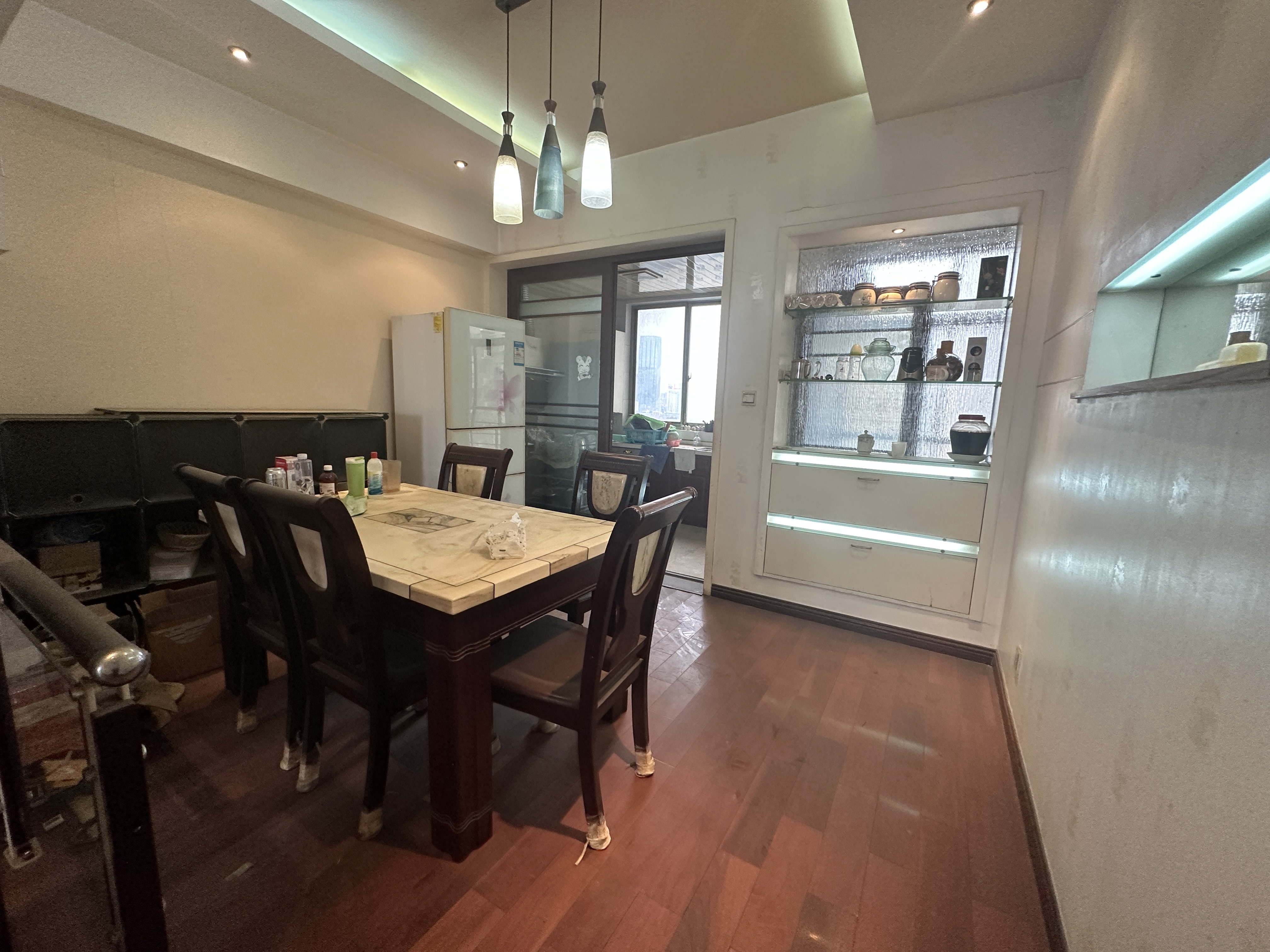 蓝盾景园一期 4室2厅2卫 130.0万 蓝盾景园一期 4室2厅2卫 130.0万室内图