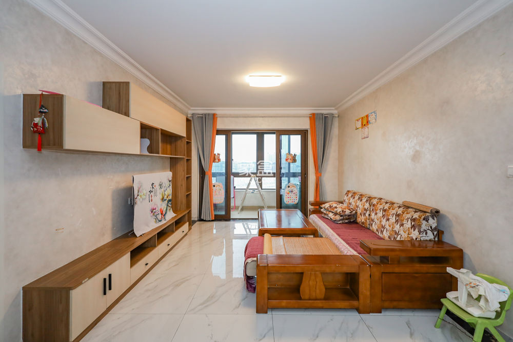 碧桂园高尔夫花园  4室2厅2卫    80.0万