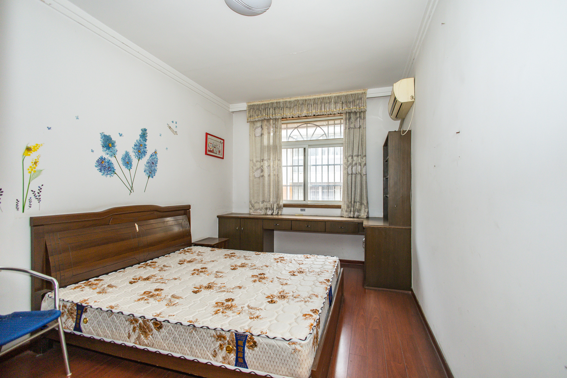 湘绣城 3室2厅1卫 50.7万 湘绣城 3室2厅1卫 50.7万卧室