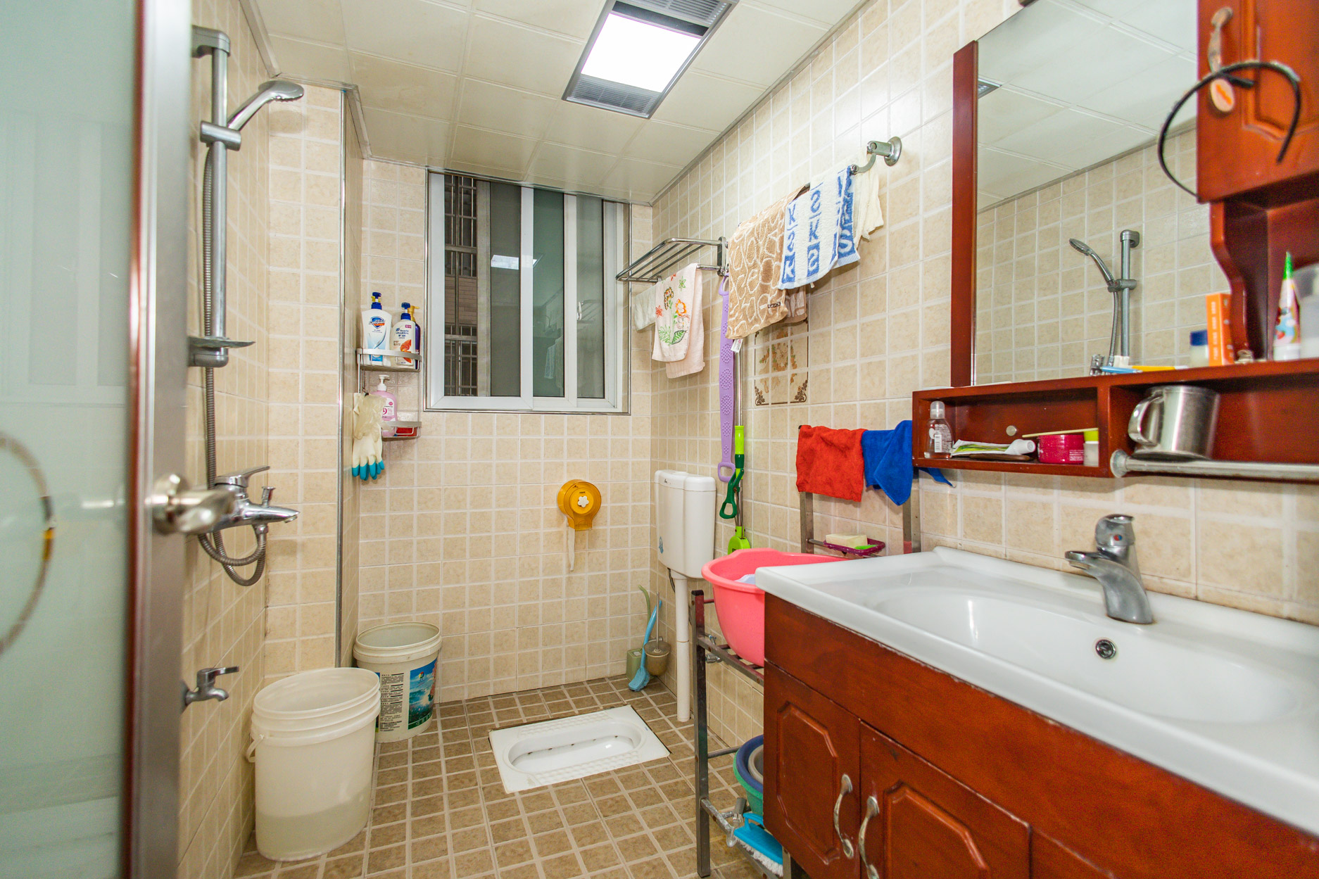 紫晶城 3室2厅1卫 66.8万 紫晶城 3室2厅1卫 66.8万卫生间