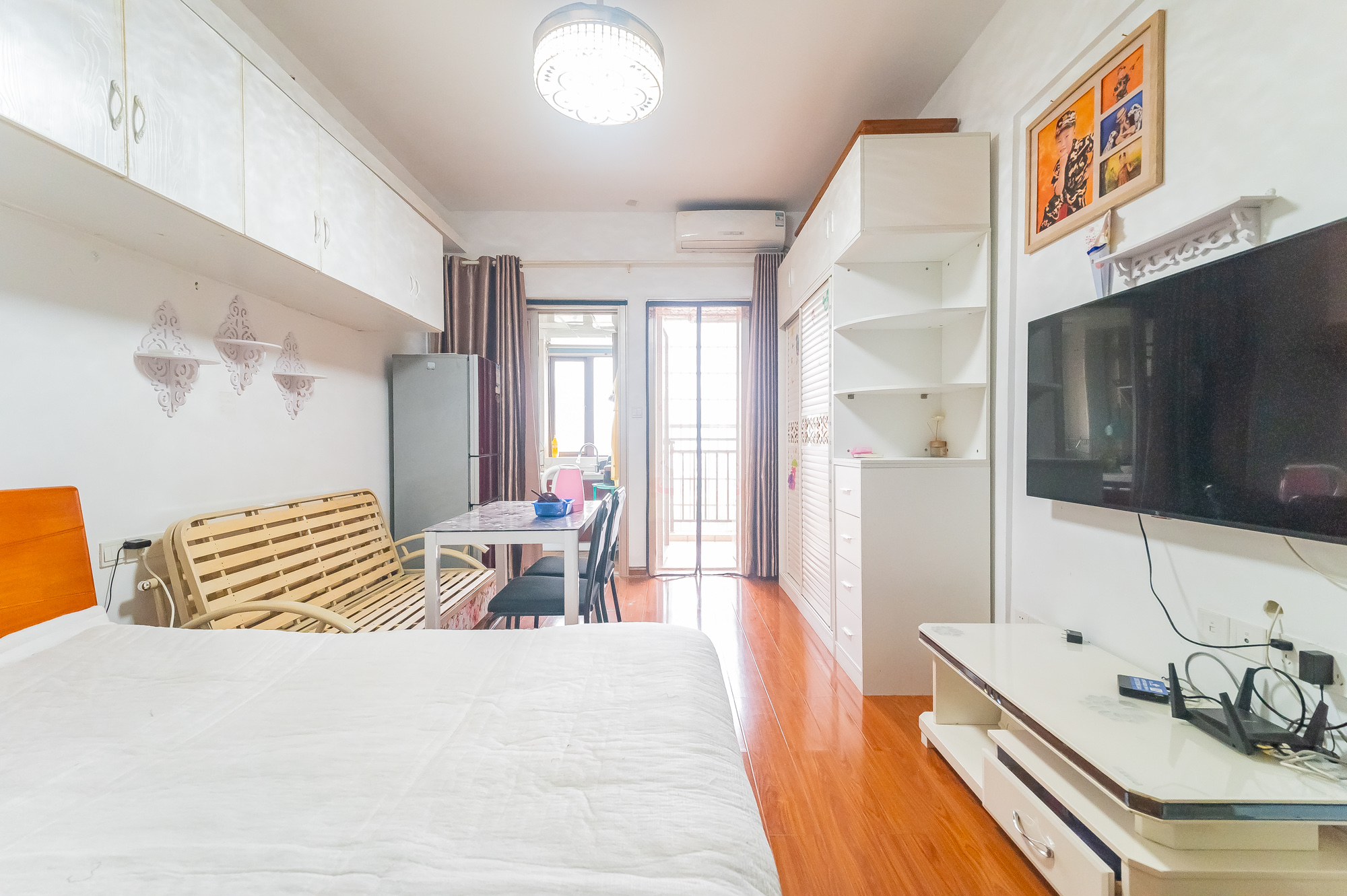 水岸世景  1室1厅1卫    19.8万 水岸世景  1室1厅1卫    19.8万客厅