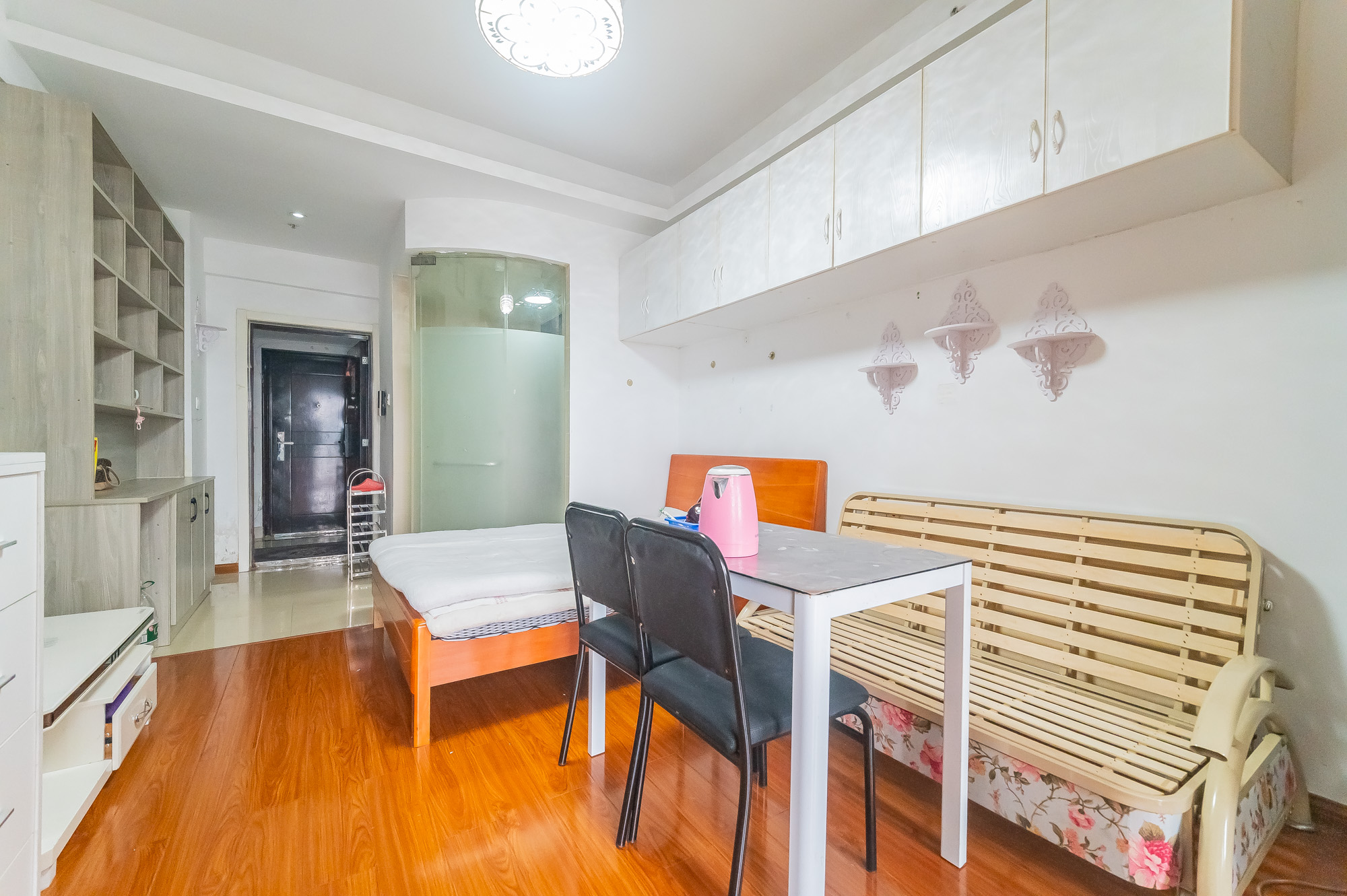 水岸世景  1室1厅1卫    19.8万 水岸世景  1室1厅1卫    19.8万卧室