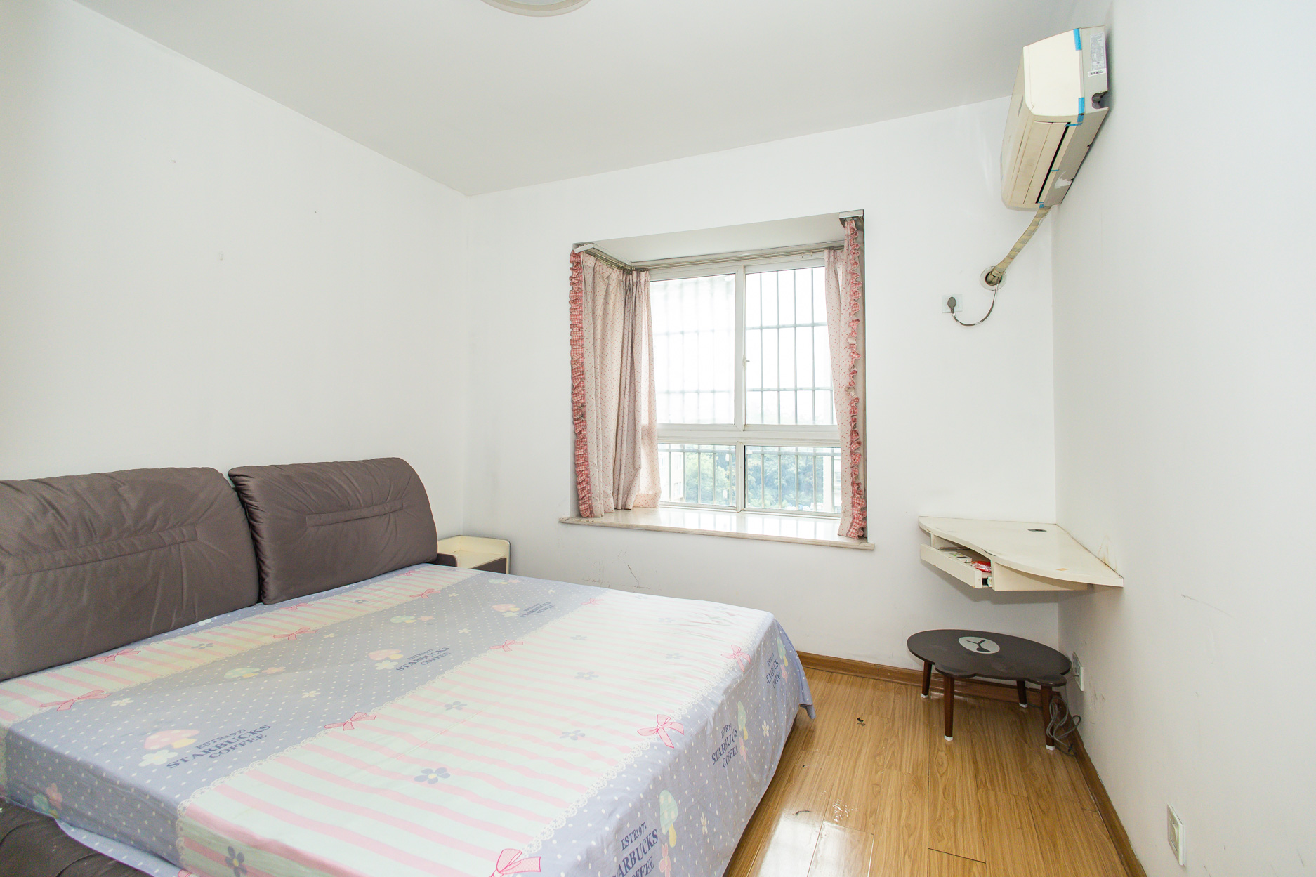 紫晶城  2室2厅1卫    60.0万卧室