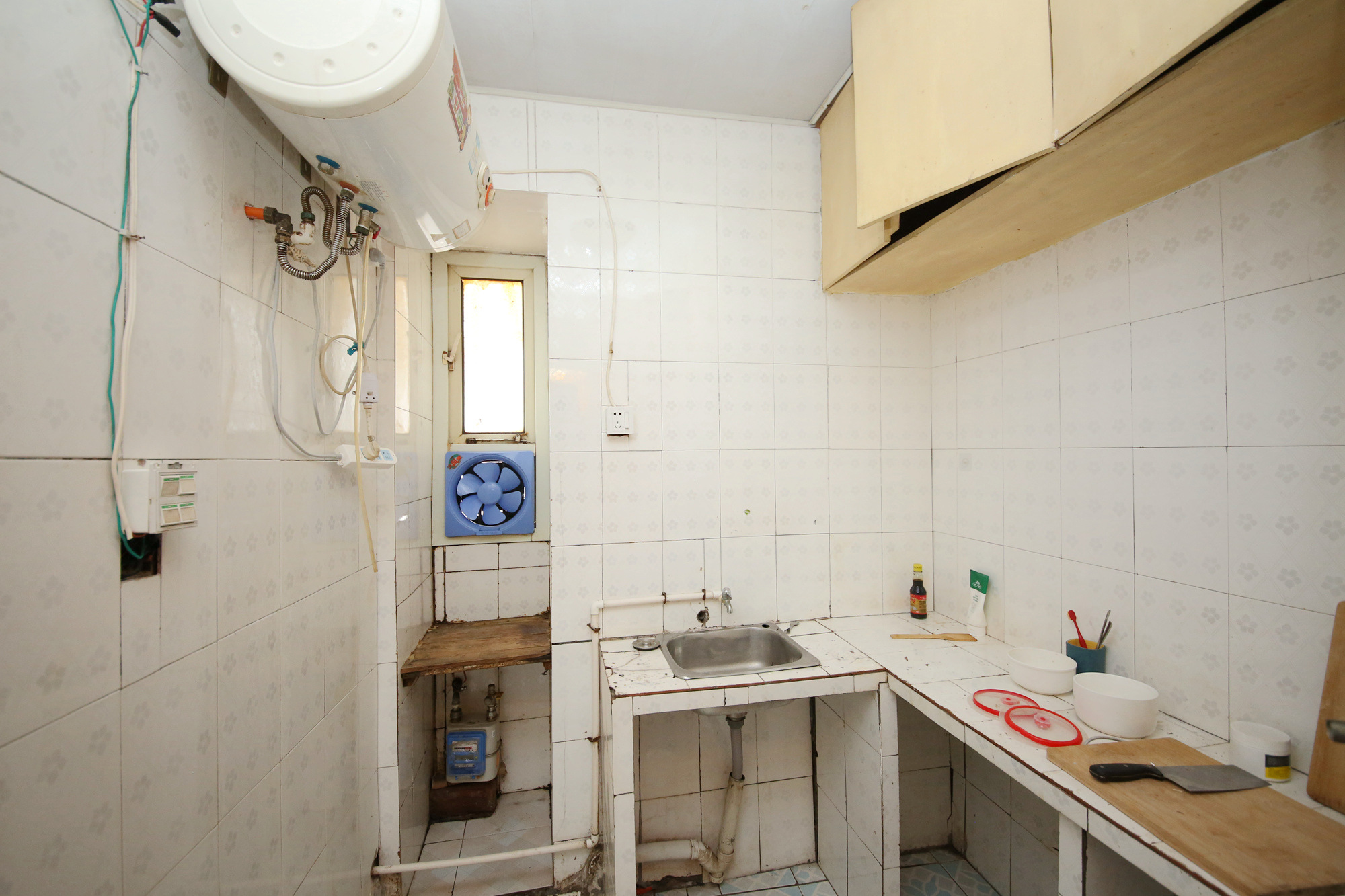 席草田散盘  2室1厅1卫    42.0万厨房