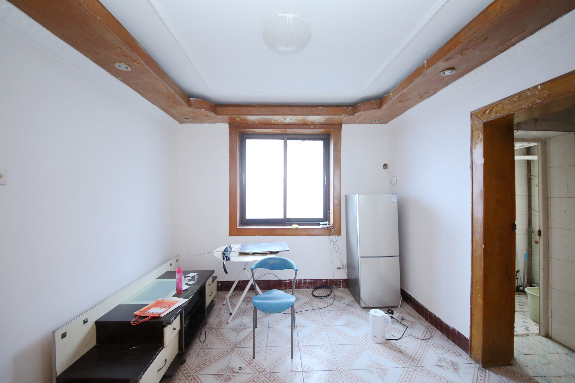 席草田散盘  2室1厅1卫    42.0万客厅