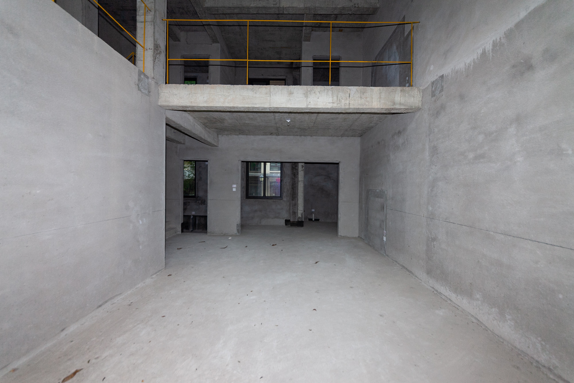 龙湖璟宸原著（龙湖紫宸）  5室2厅3卫    220.0万客厅